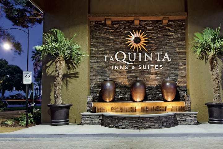 La Quinta Inn Suites By Wyndham San Jose Airport San Jose Ca