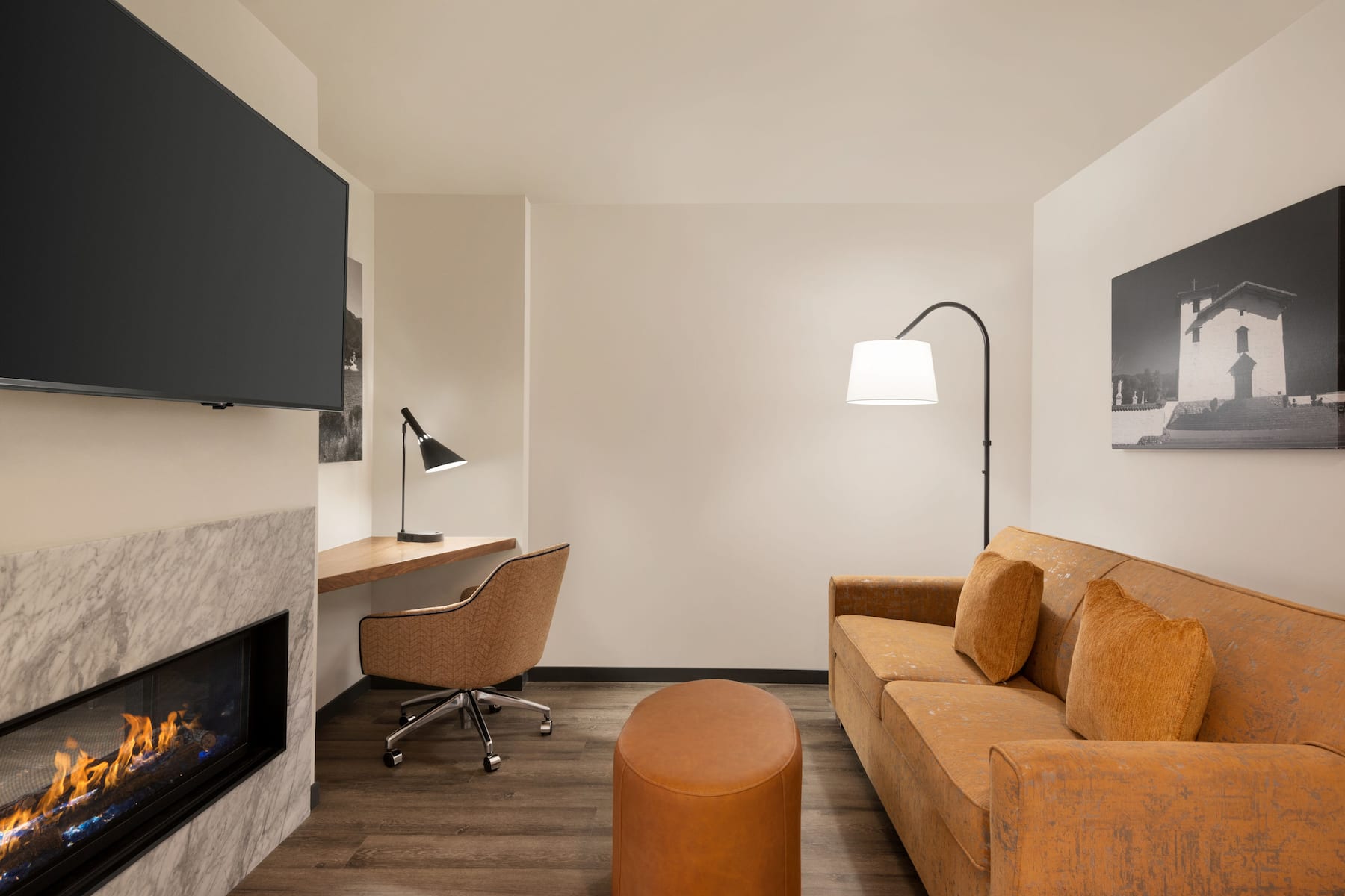 Guest room at the La Quinta Inn & Suites by Wyndham San Luis Obispo Downtown in San Luis Obispo, California