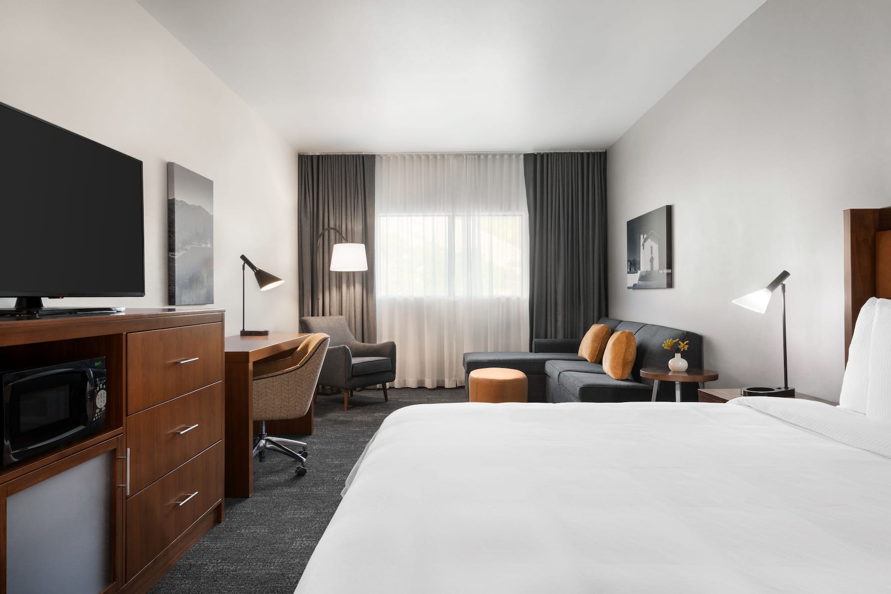 Guest room at the La Quinta Inn & Suites by Wyndham San Luis Obispo Downtown in San Luis Obispo, California