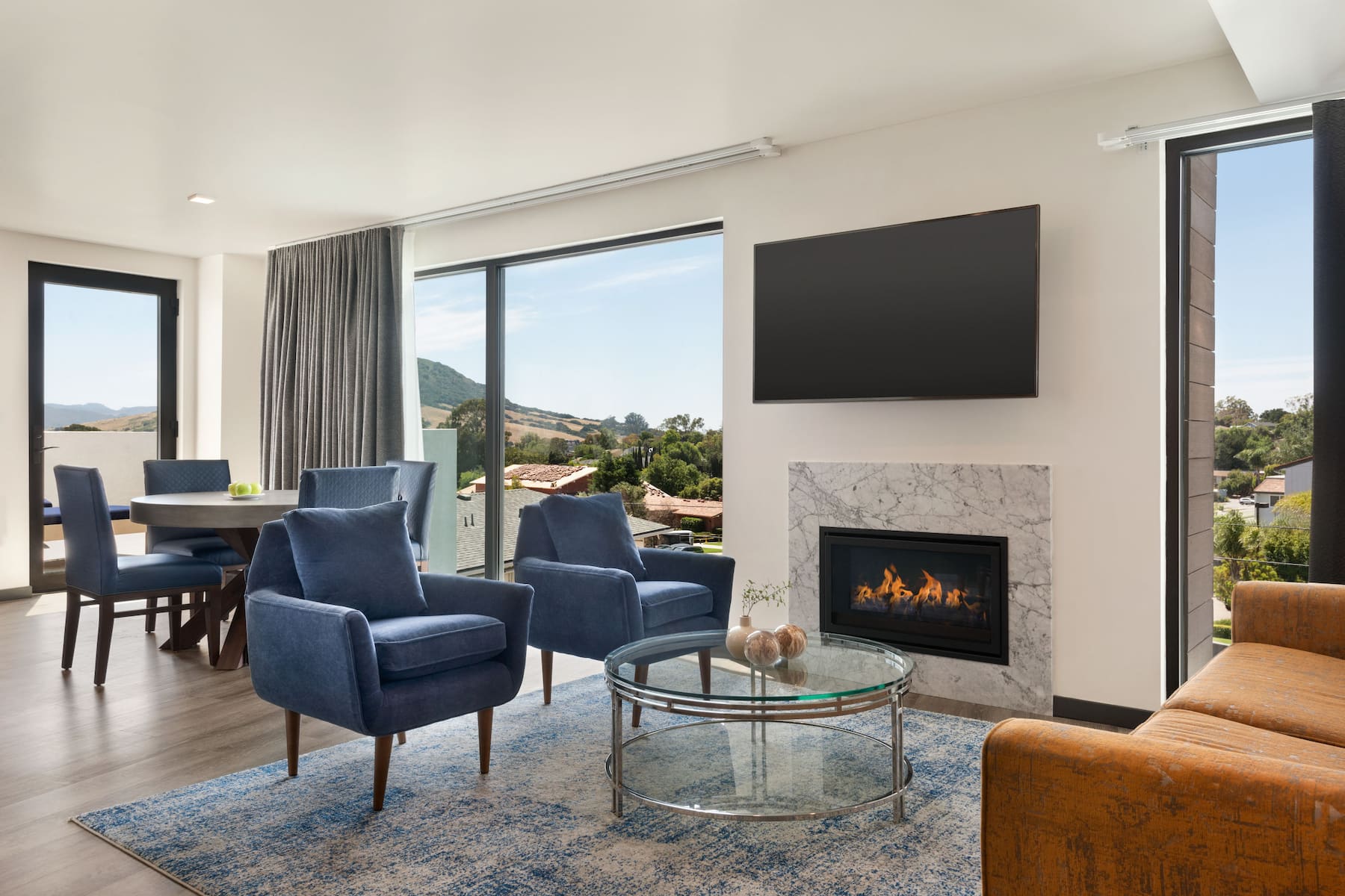 Guest room at the La Quinta Inn & Suites by Wyndham San Luis Obispo Downtown in San Luis Obispo, California