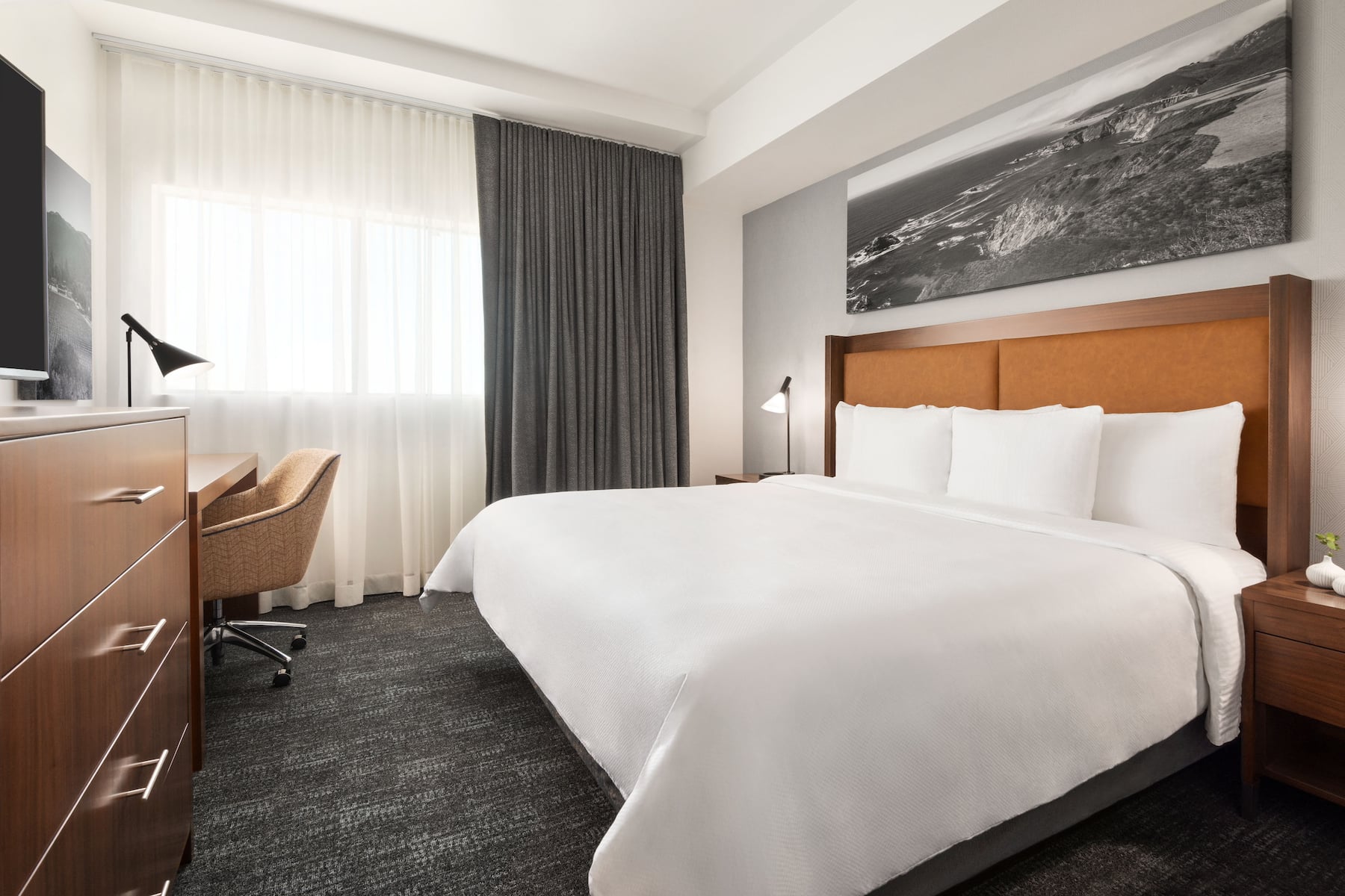 La Quinta Inn & Suites by Wyndham San Luis Obispo Downtown suite in San Luis Obispo, California