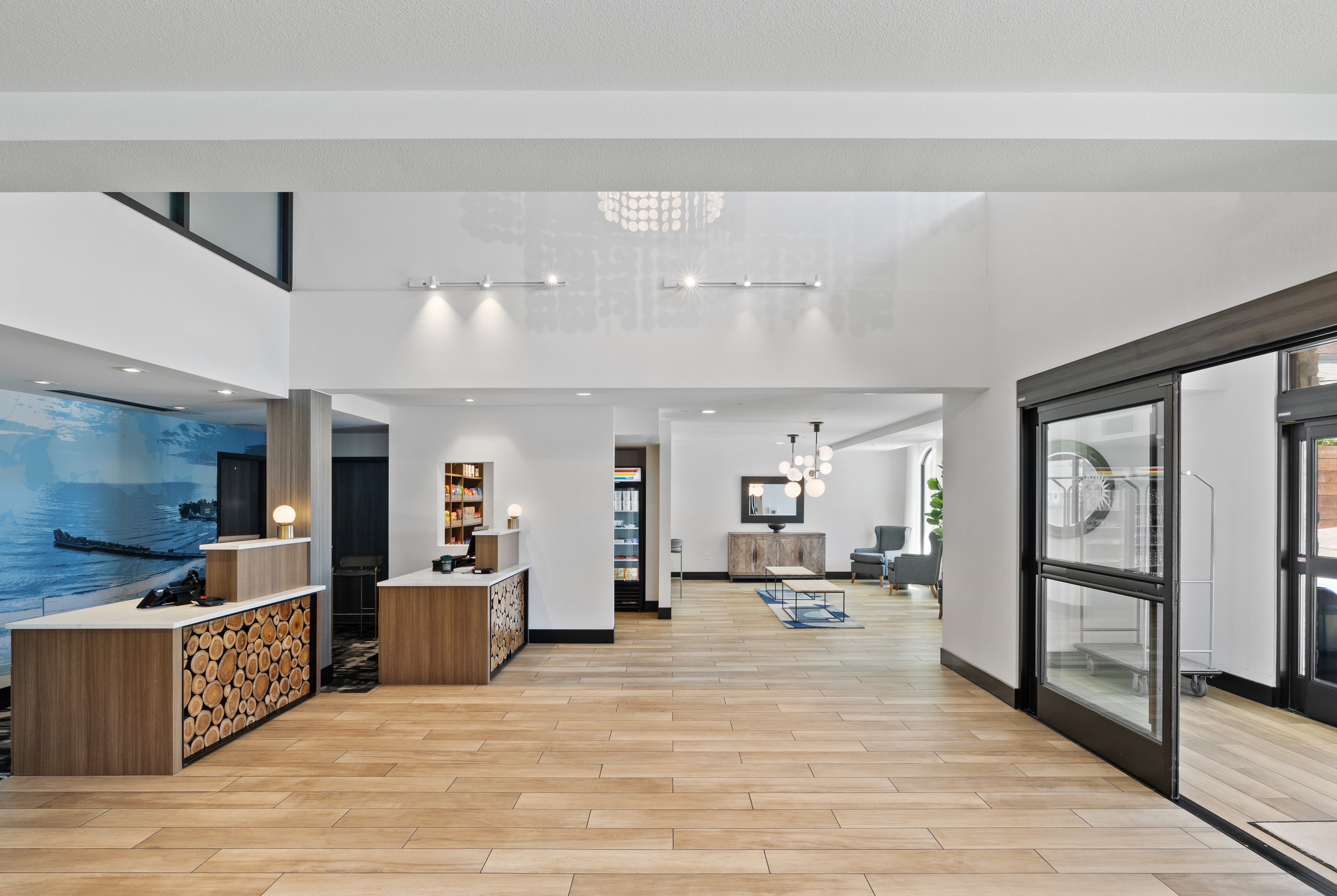 La Quinta Inn & Suites by Wyndham Santa Cruz reception in Santa Cruz, California