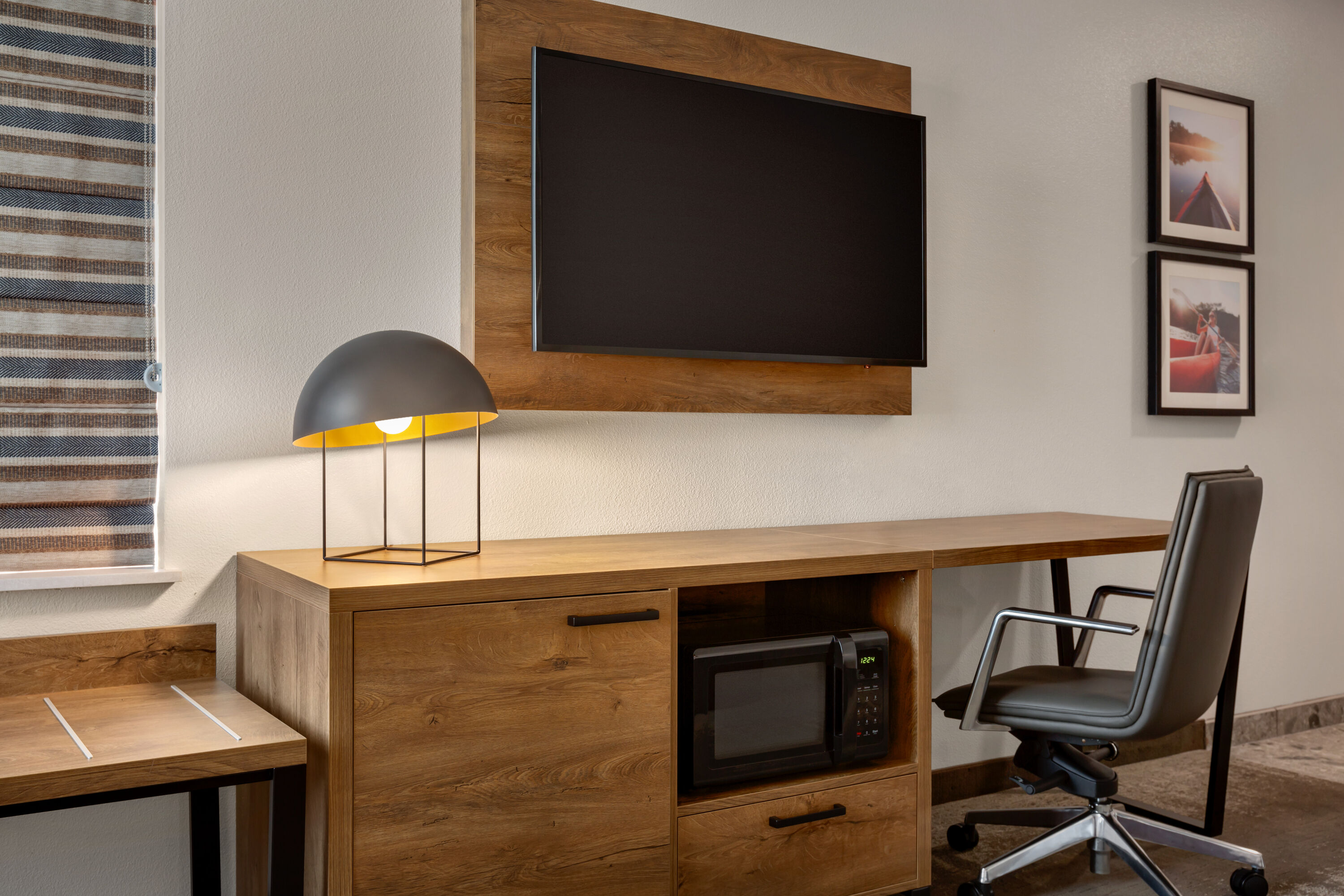 Guest room at the La Quinta Inn & Suites by Wyndham Santa Rosa Sonoma in Santa Rosa, California