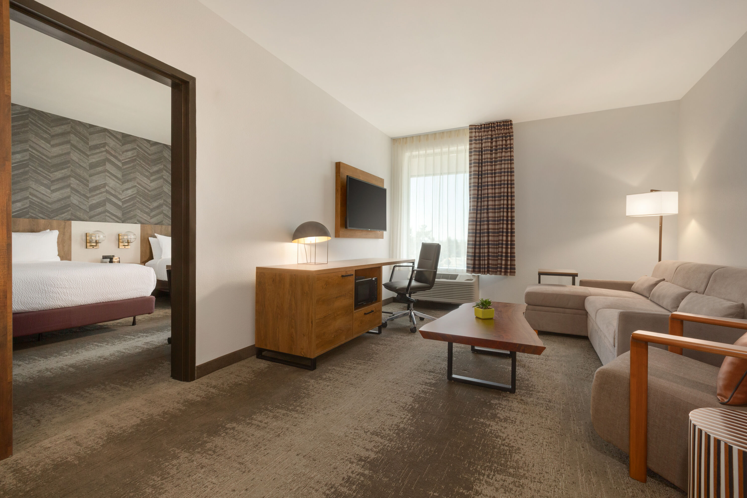 La Quinta Inn & Suites by Wyndham Santa Rosa Sonoma suite in Santa Rosa, California