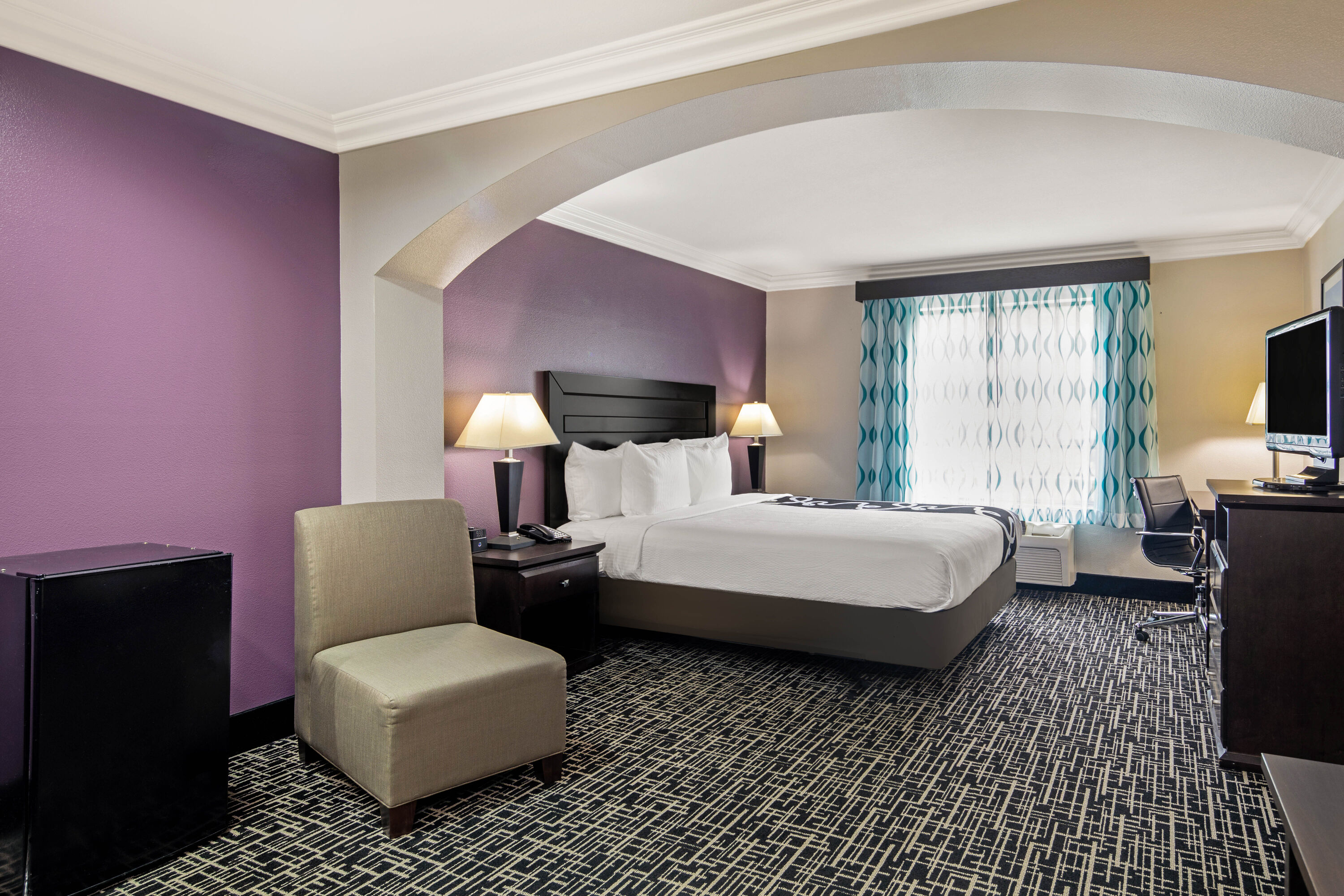 La Quinta Inn & Suites by Wyndham Temecula suite in Temecula, California