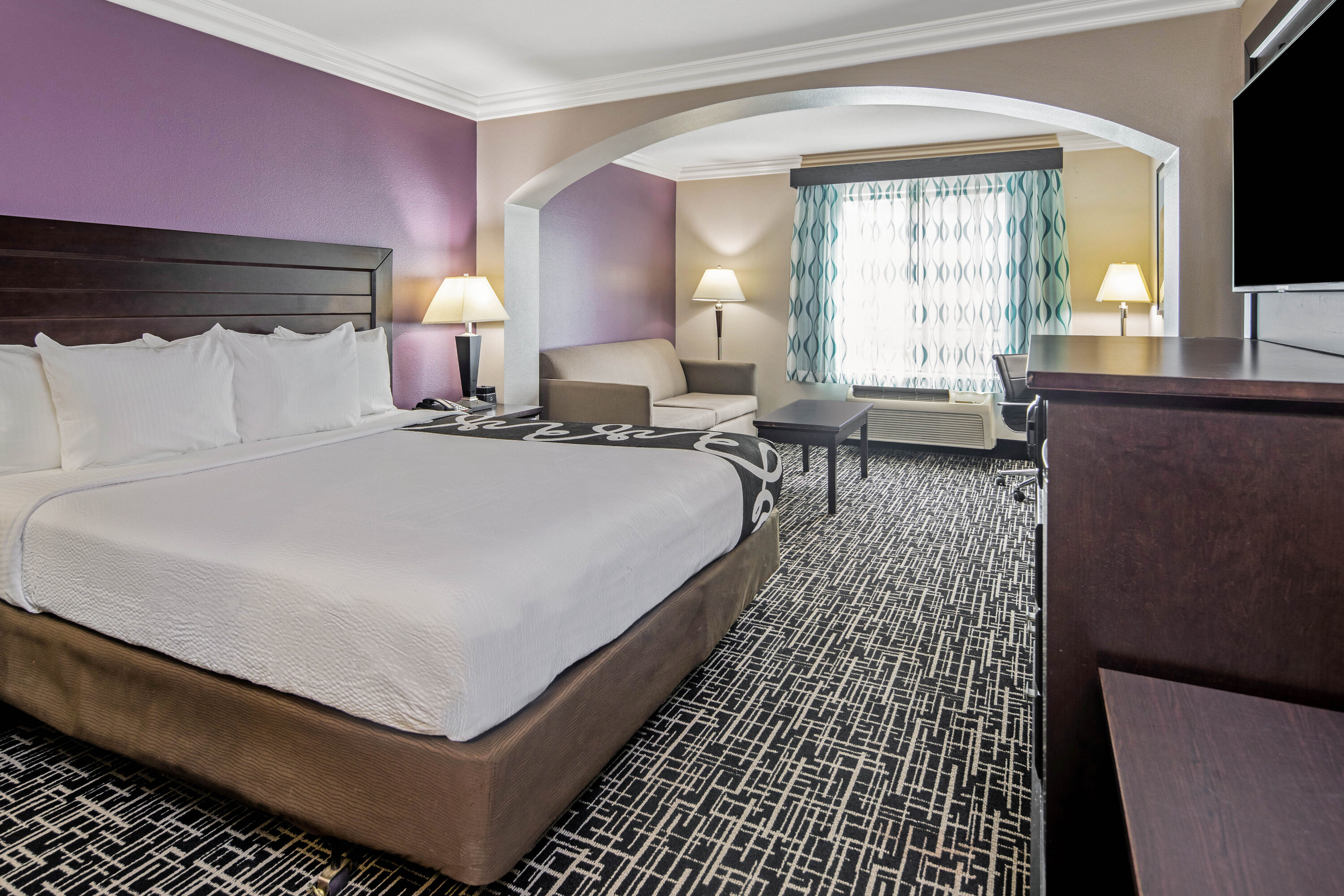 La Quinta Inn & Suites by Wyndham Temecula Temecula, CA Hotels