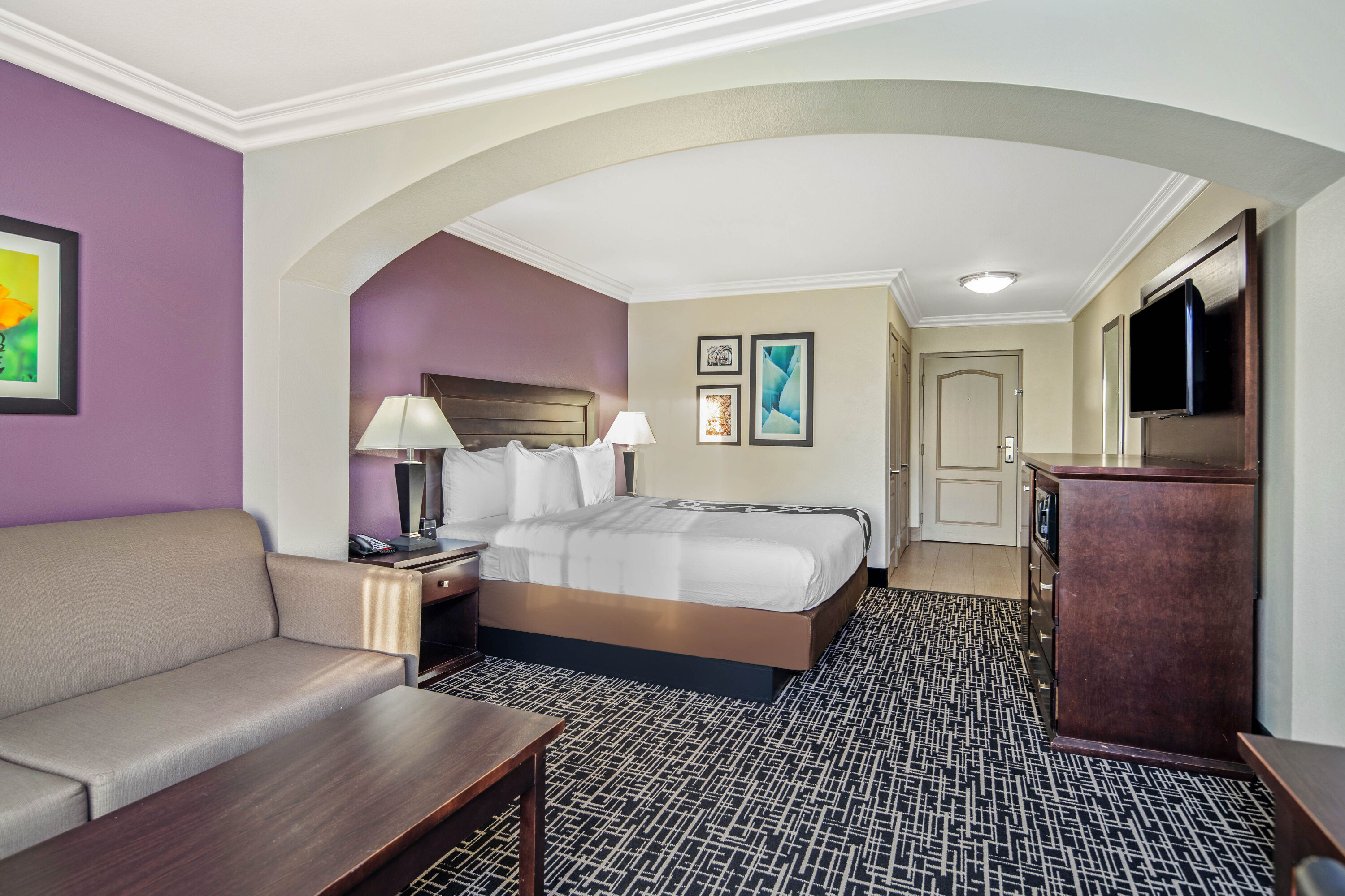 La Quinta Inn & Suites by Wyndham Temecula suite in Temecula, California