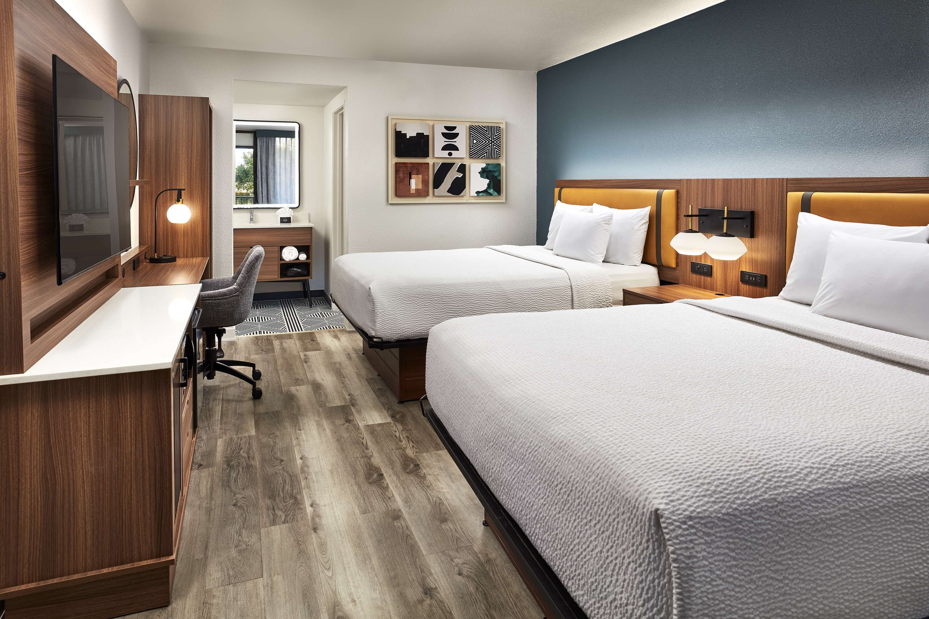 Guest room at the La Quinta Inn & Suites by Wyndham Thousand Oaks-Newbury Park in Thousand Oaks, California