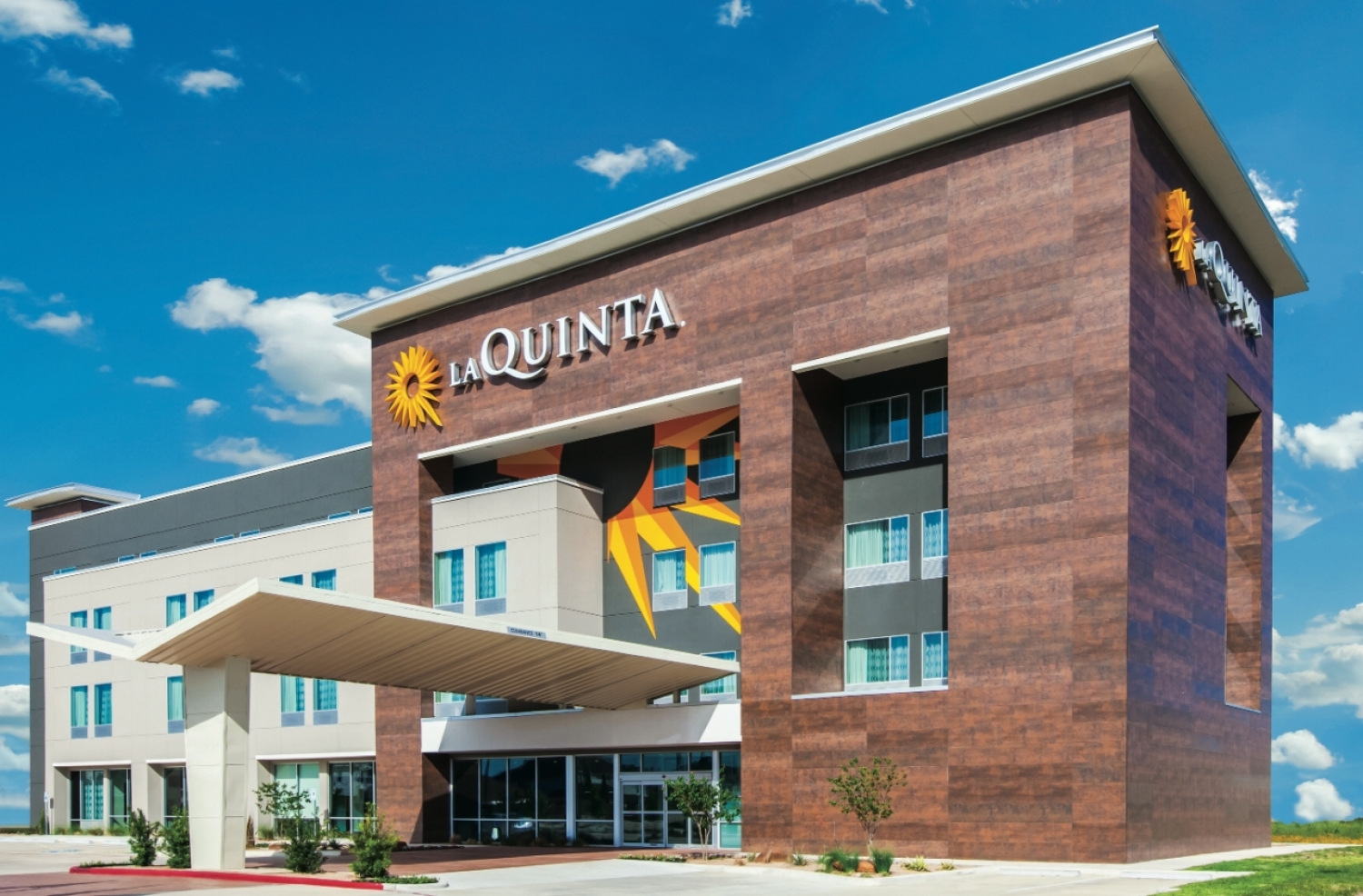 Exterior of La Quinta Inn & Suites by Wyndham Tracy hotel in Tracy, California