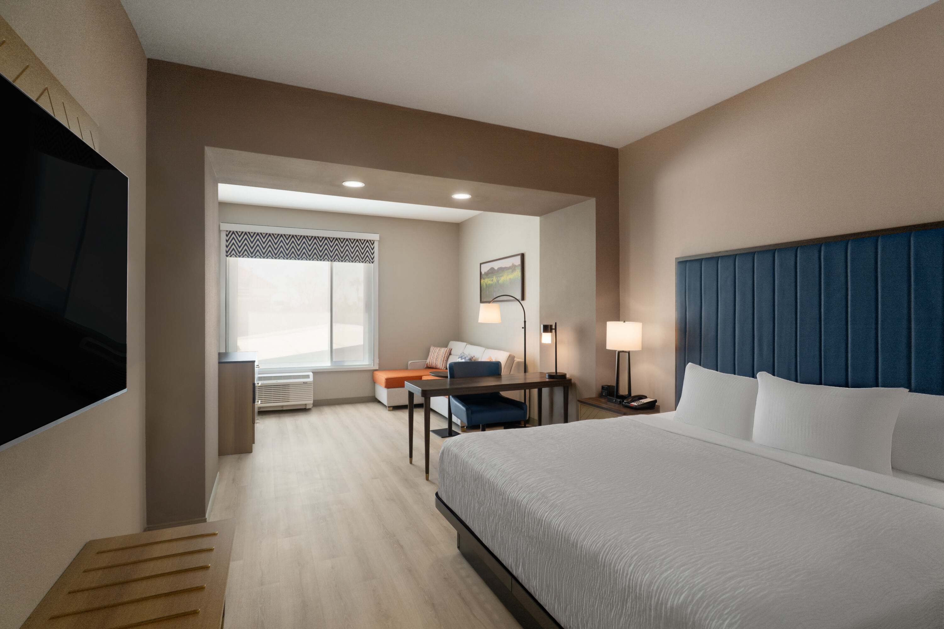 La Quinta Inn & Suites by Wyndham Tracy suite in Tracy, California