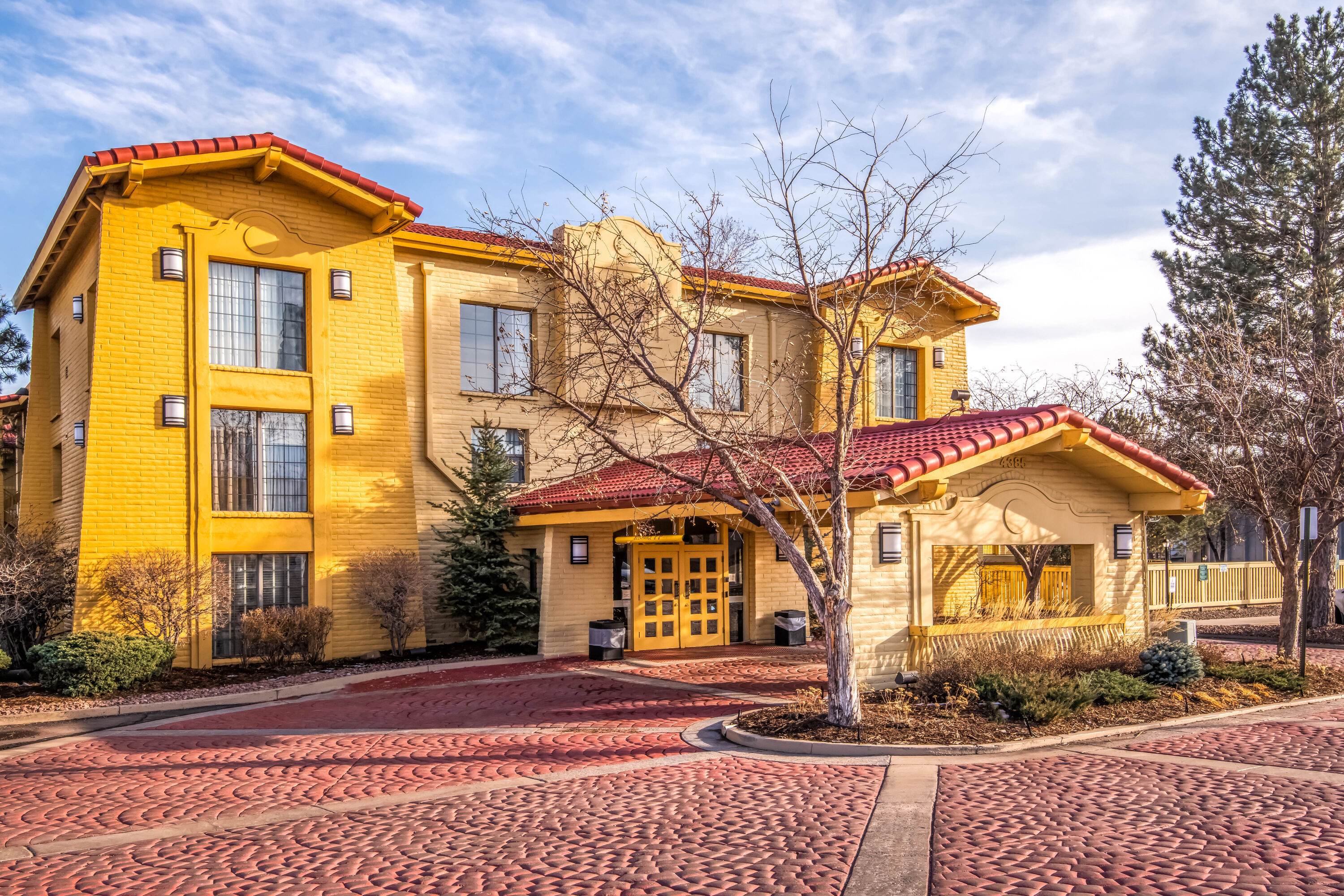 Exterior Day Image of La Quinta Inn by Wyndham Colorado Springs Garden of the Gods hotel in Colorado Springs, Colorado
