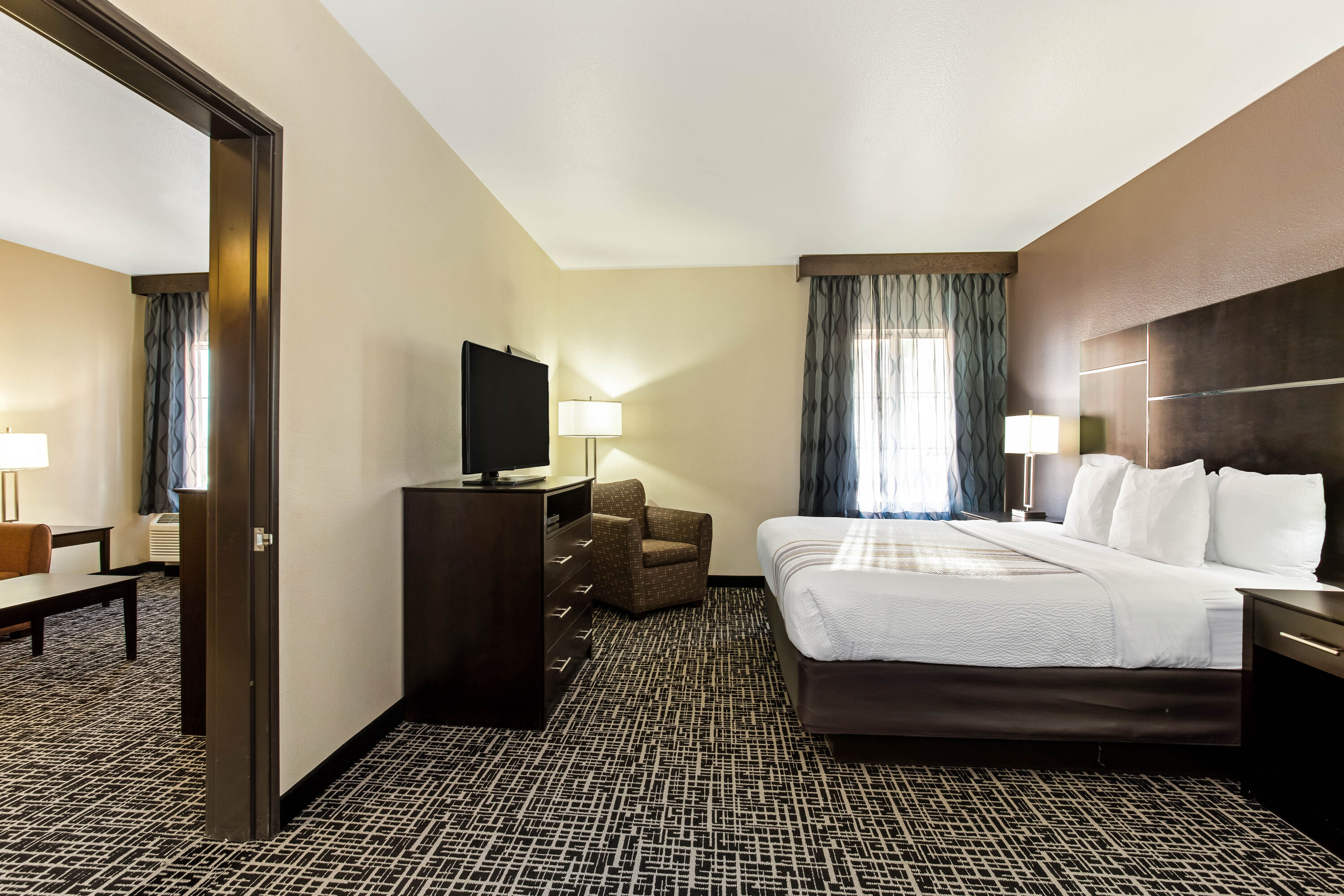 La Quinta Inn Amp Suites By Wyndham Denver Gateway Park