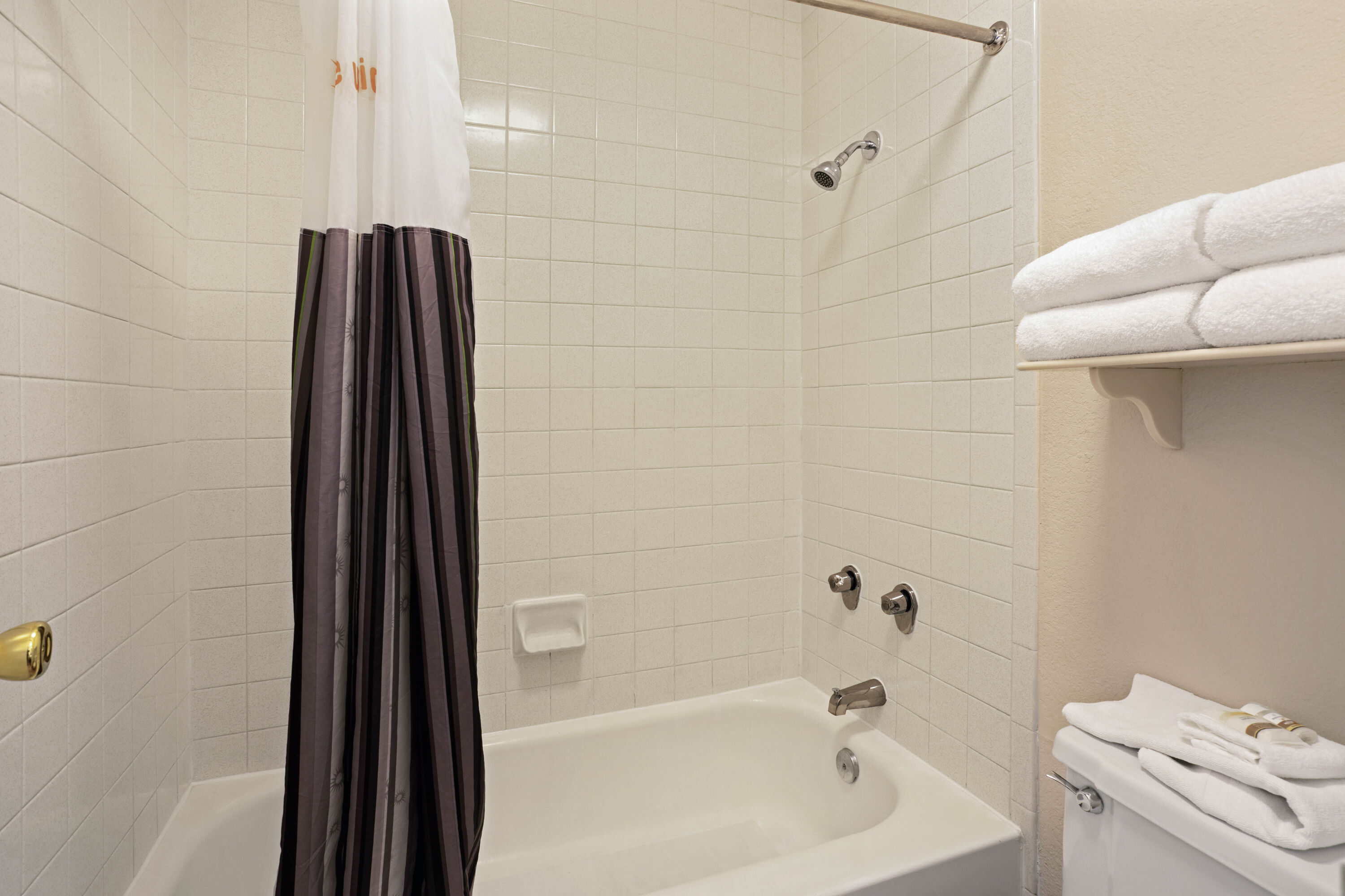 Guest room bath at the La Quinta Inn by Wyndham Denver Golden in Golden, Colorado