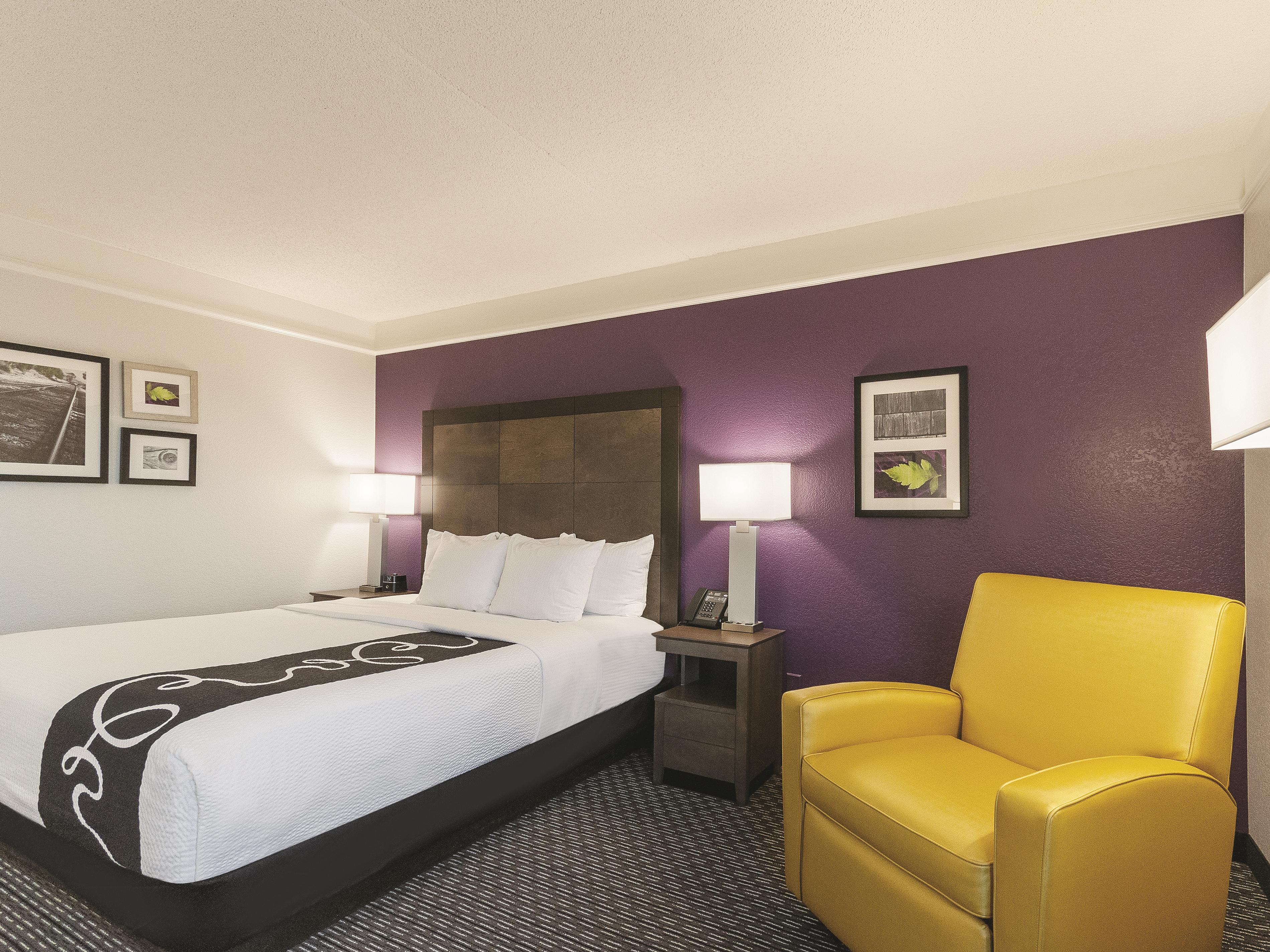Guest room at the La Quinta Inn & Suites by Wyndham Grand Junction in Grand Junction, Colorado