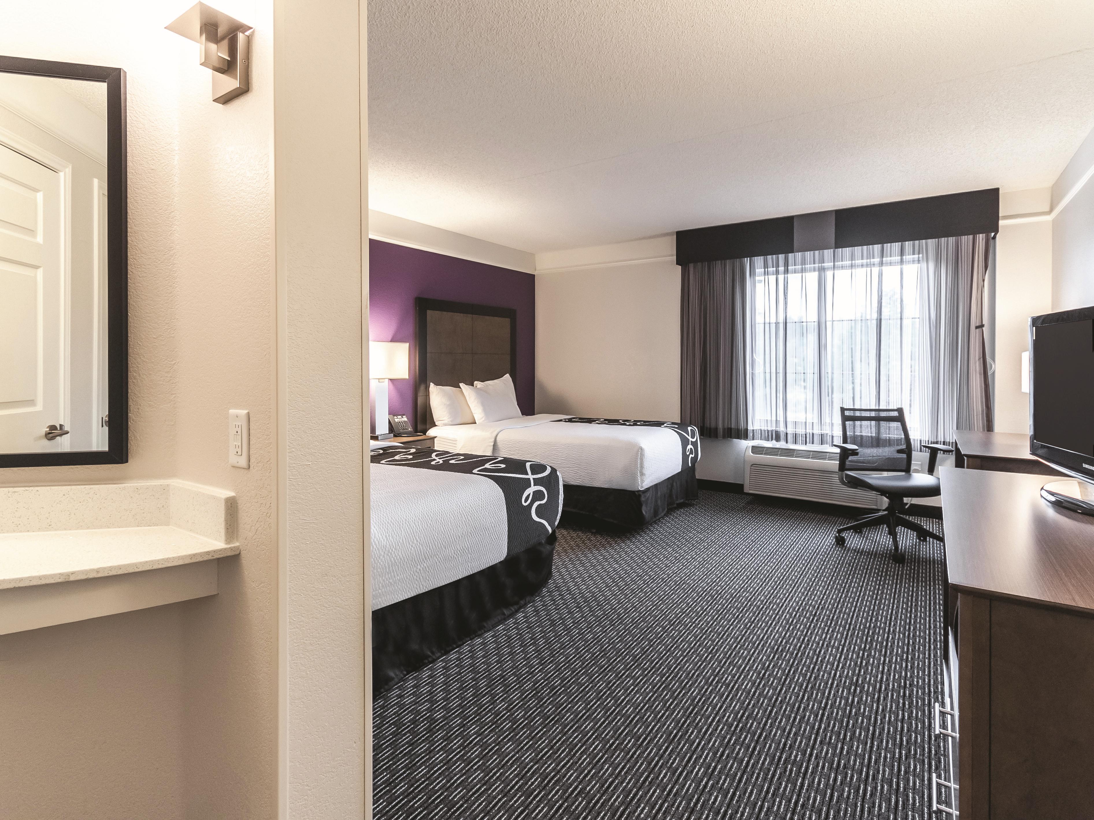 Guest room at the La Quinta Inn & Suites by Wyndham Grand Junction in Grand Junction, Colorado