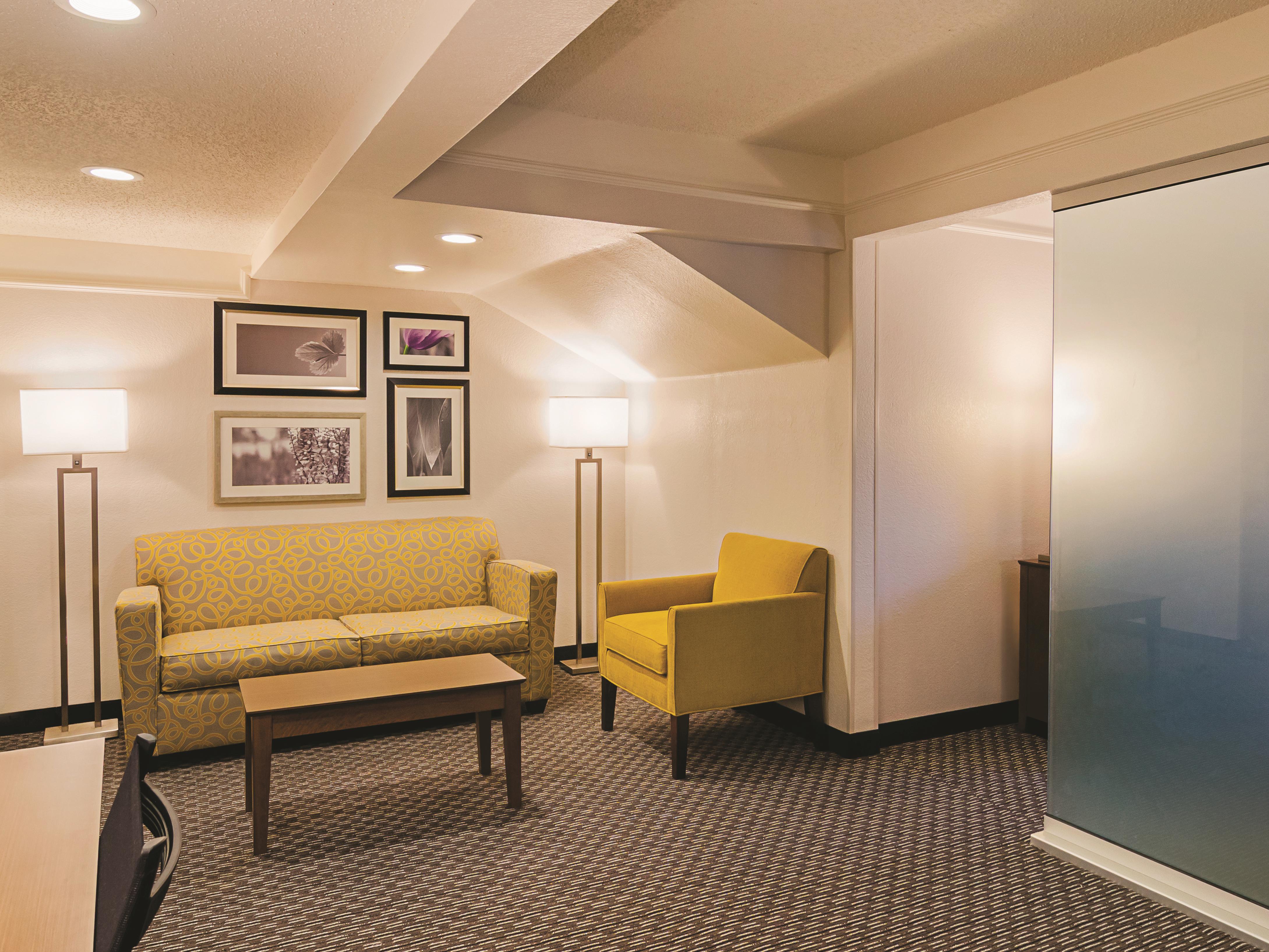 La Quinta Inn & Suites by Wyndham Denver Tech Center suite in Greenwood Village, Colorado