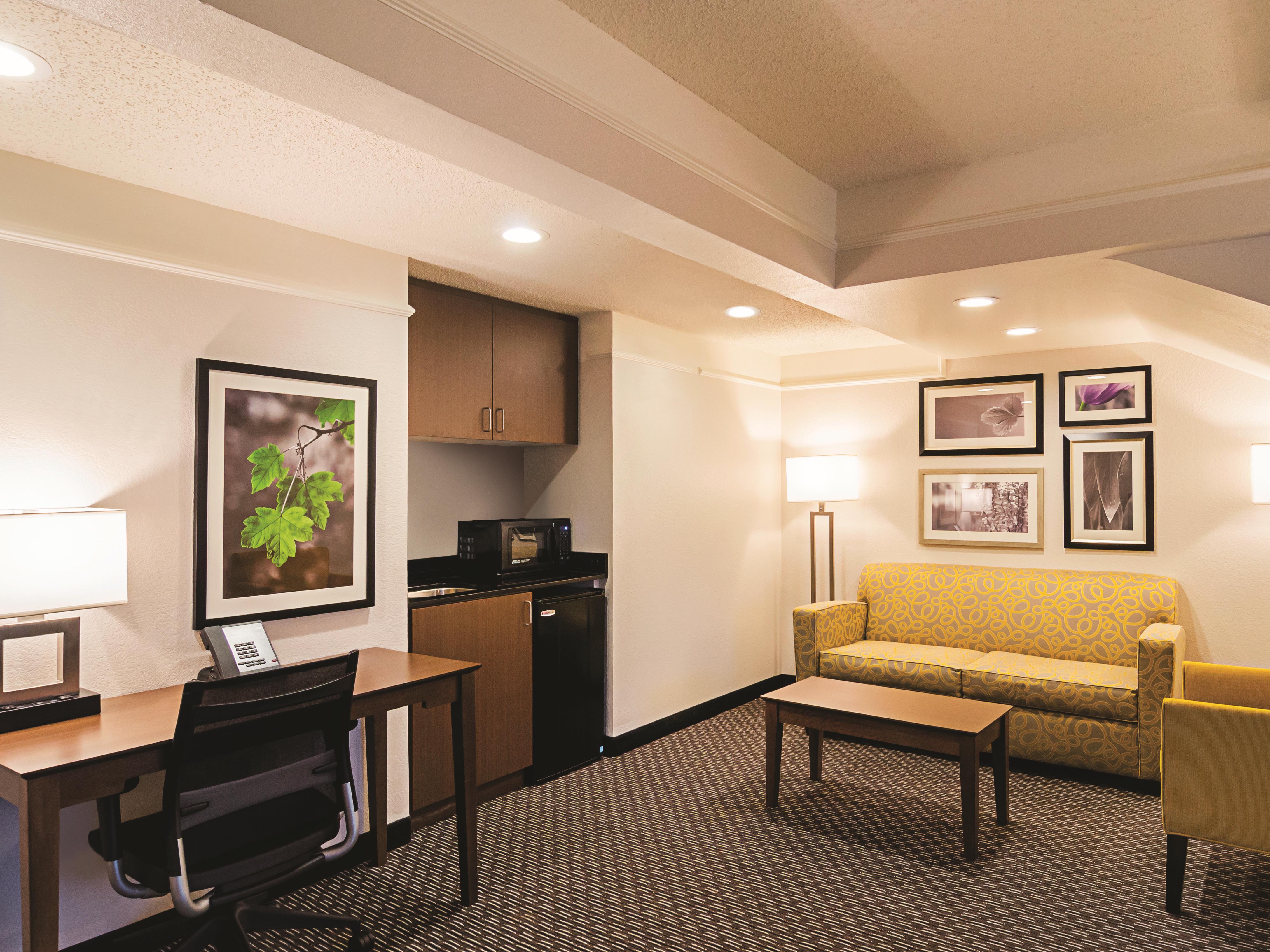 La Quinta Inn & Suites by Wyndham Denver Tech Center suite in Greenwood Village, Colorado