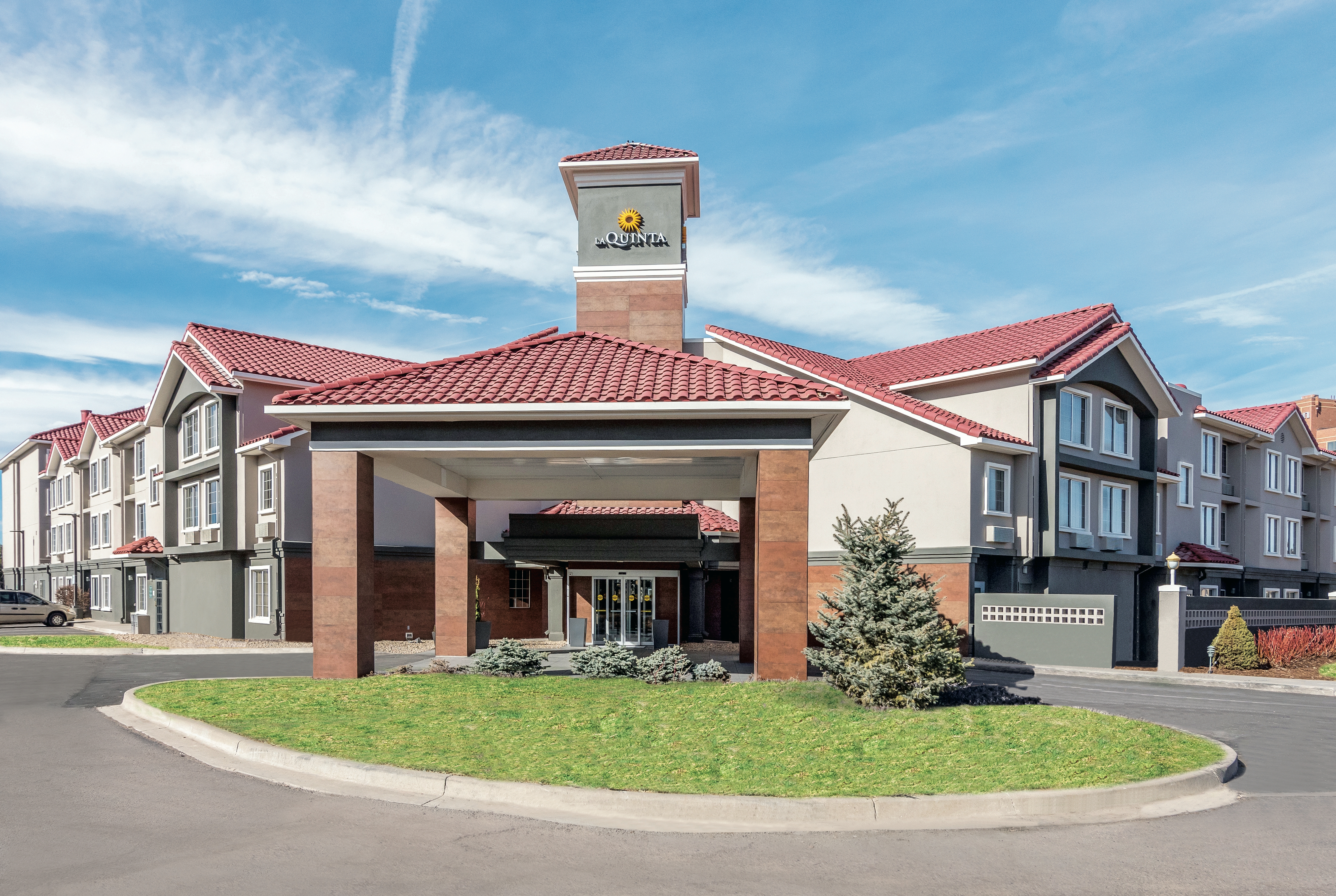 Exterior of La Quinta Inn & Suites by Wyndham Denver Tech Center hotel in Greenwood Village, Colorado
