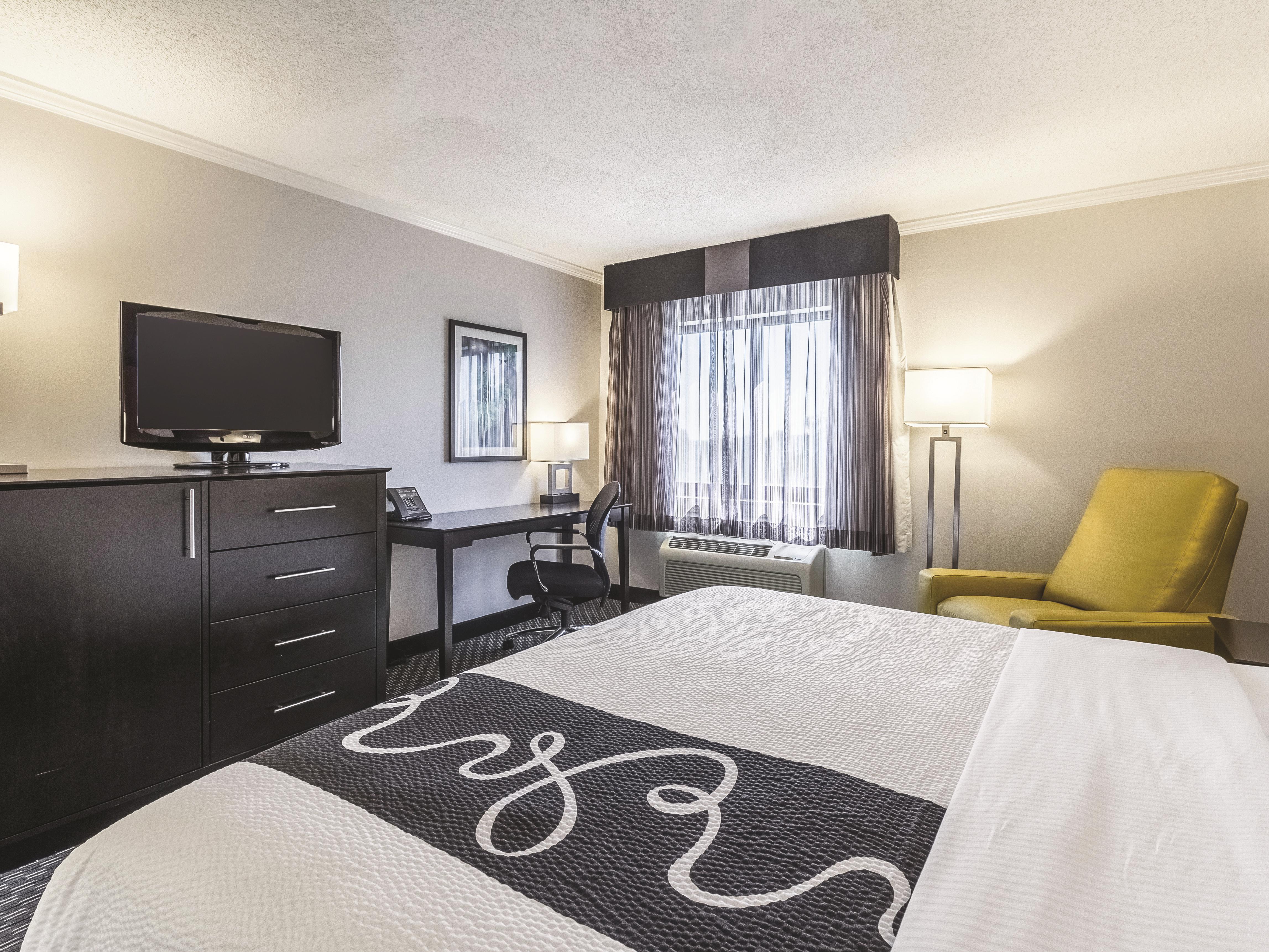 Guest room at the La Quinta by Wyndham Denver Englewood Tech Center in Greenwood Village, Colorado