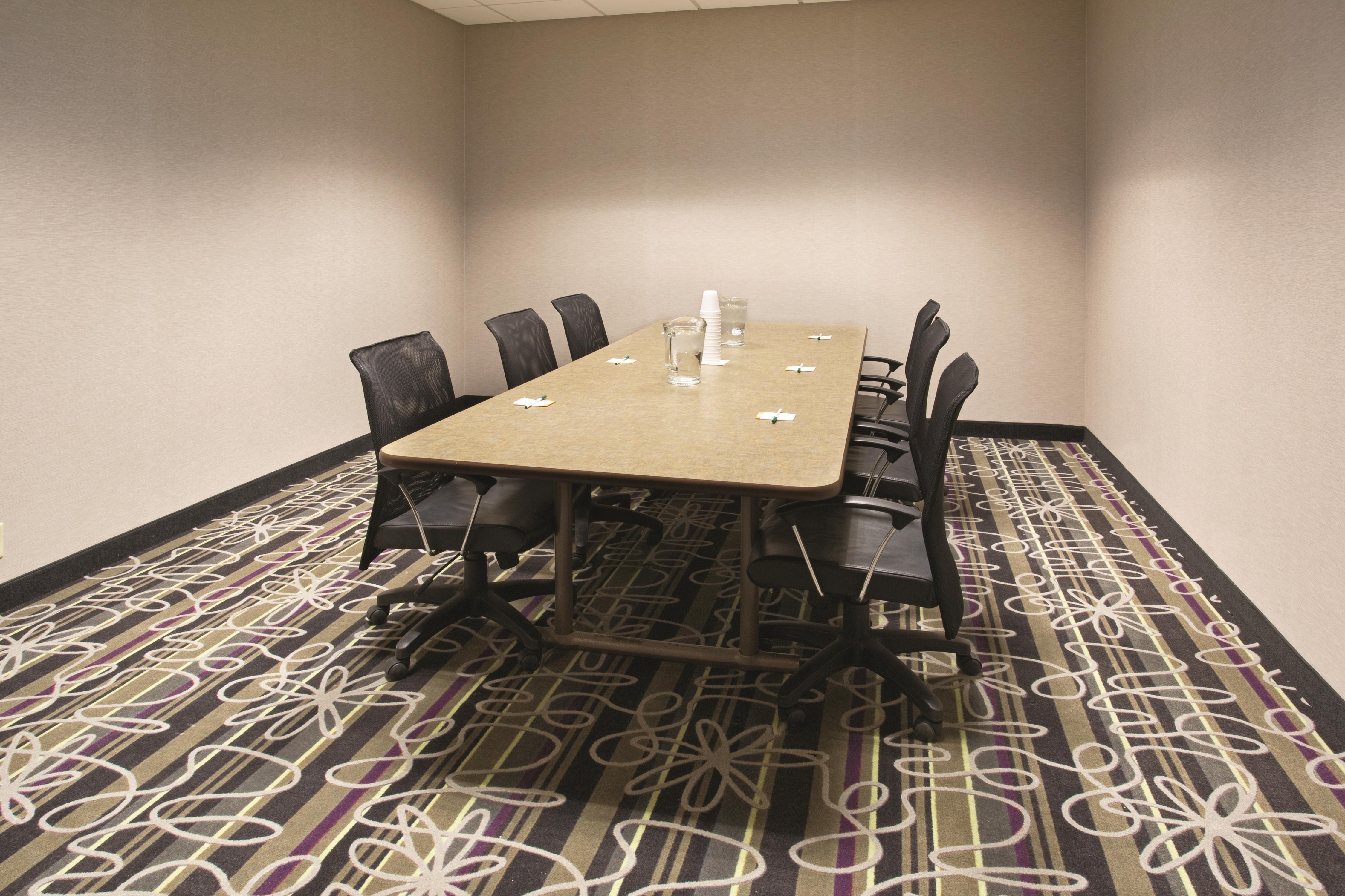 Meeting room at La Quinta by Wyndham Denver Englewood Tech Center in Greenwood Village, Colorado