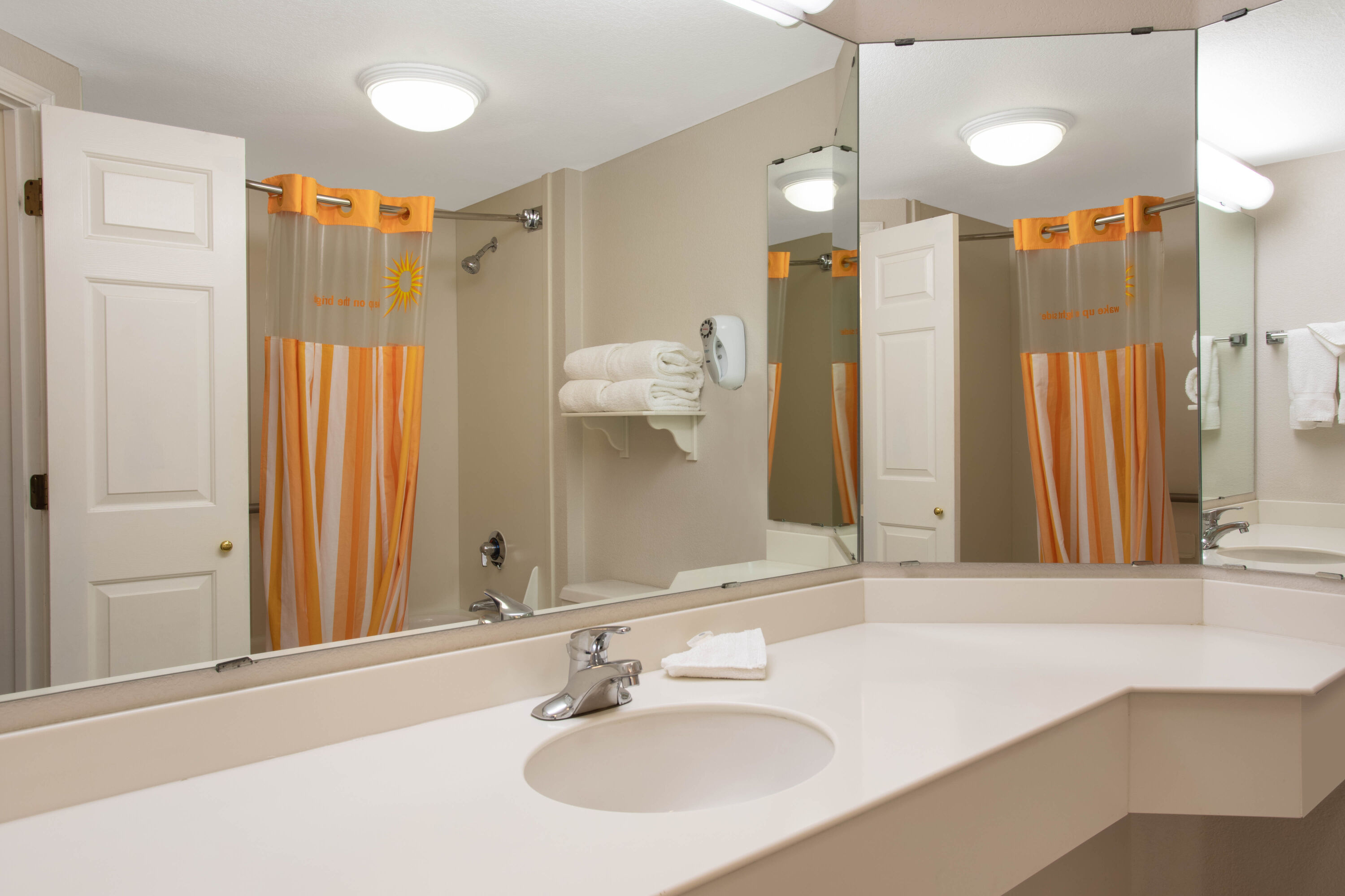 Guest room bath at the La Quinta Inn & Suites by Wyndham Denver Southwest Lakewood in Lakewood, Colorado