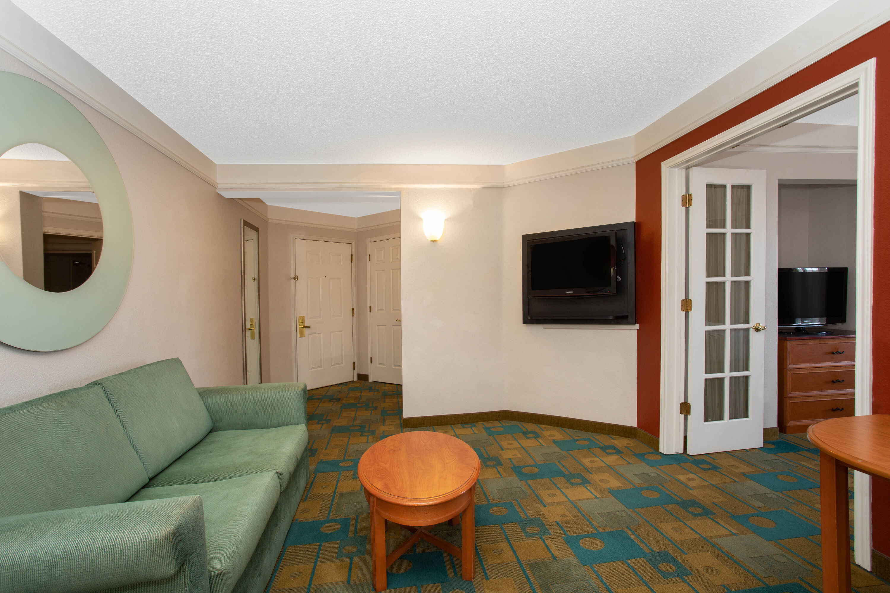 La Quinta Inn & Suites by Wyndham Denver Southwest Lakewood suite in Lakewood, Colorado