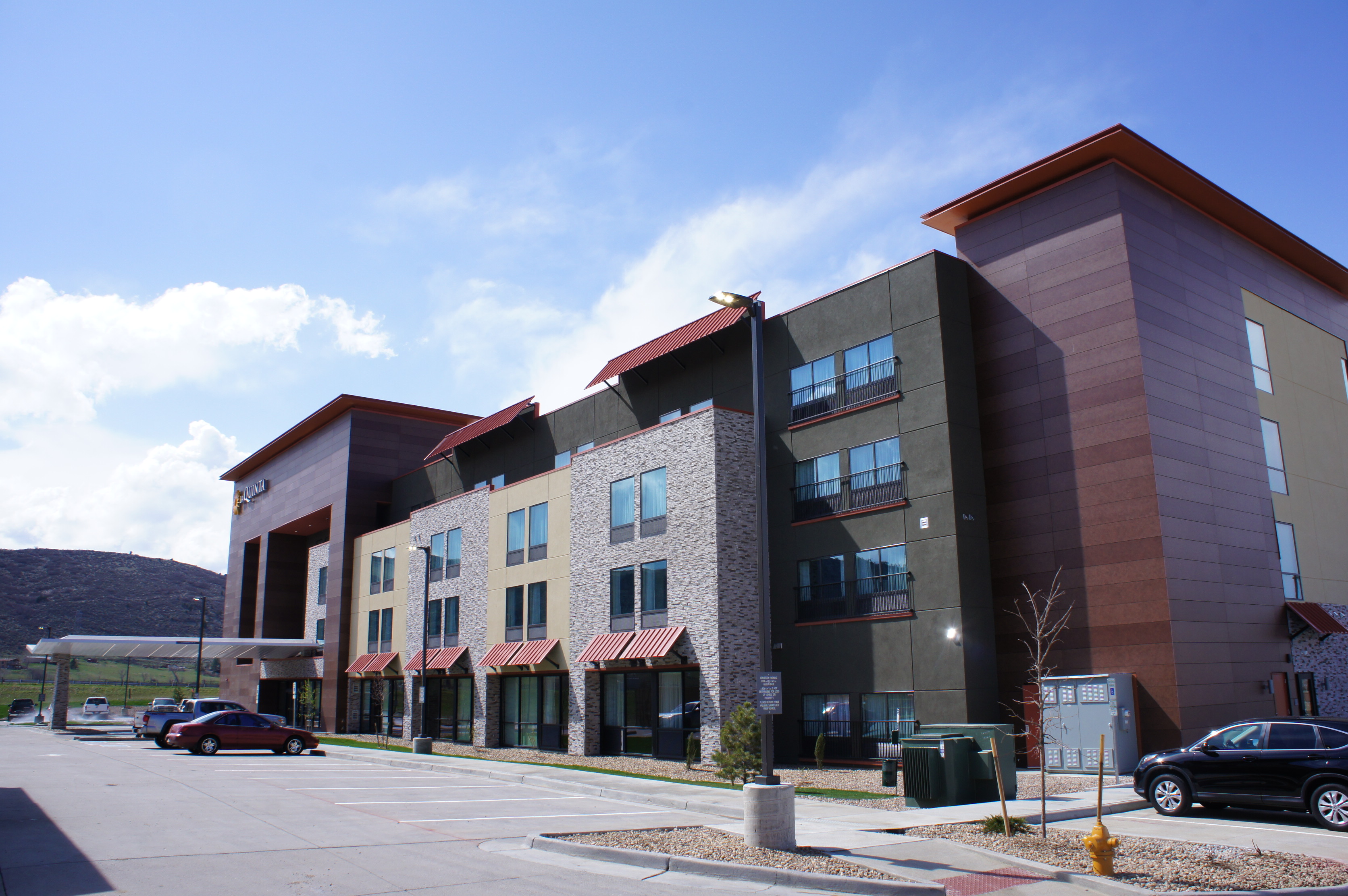 Exterior of La Quinta Inn & Suites by Wyndham Littleton/Red Rocks hotel in Littleton, Colorado