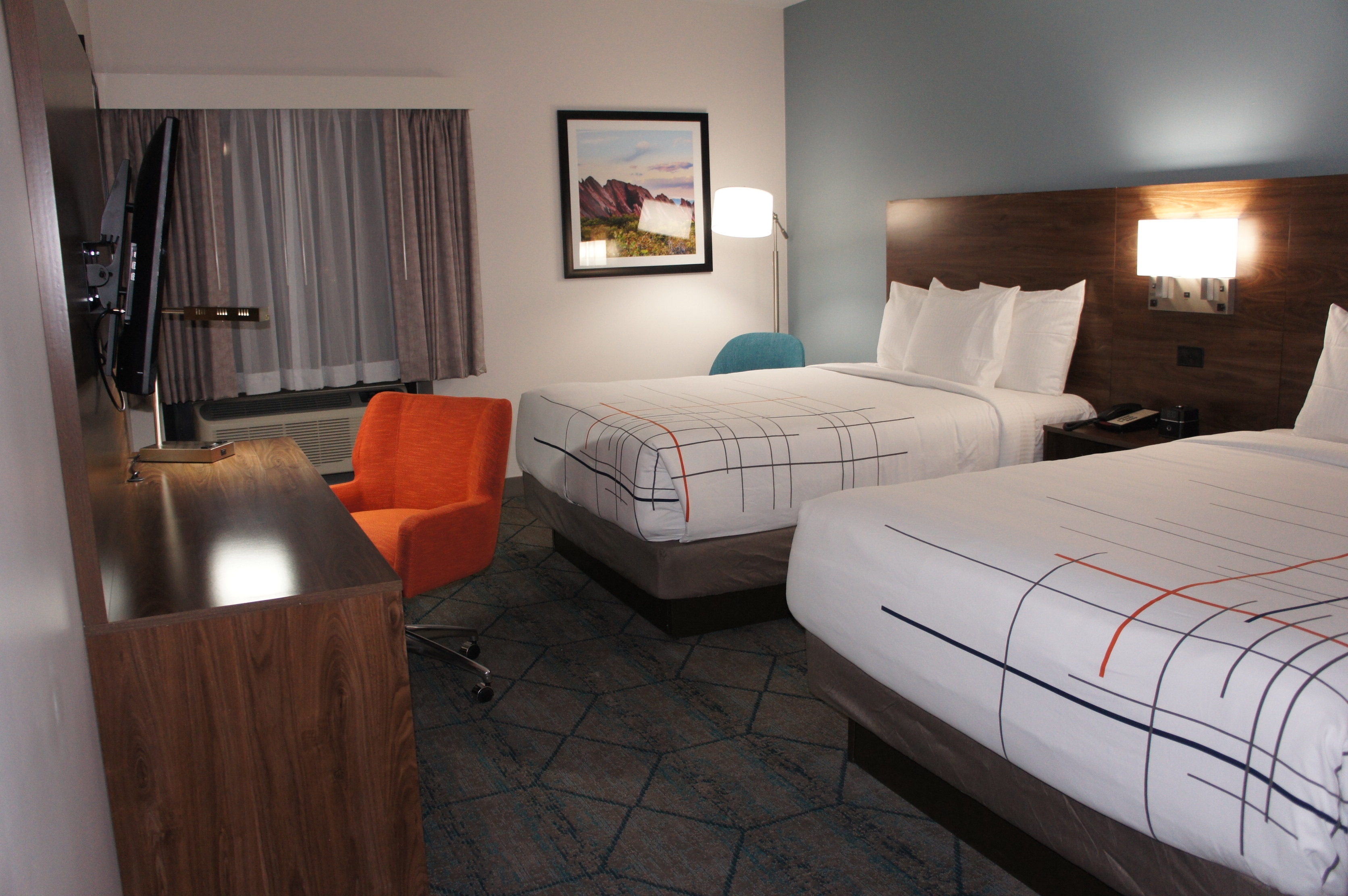 Guest room at the La Quinta Inn & Suites by Wyndham Littleton/Red Rocks in Littleton, Colorado