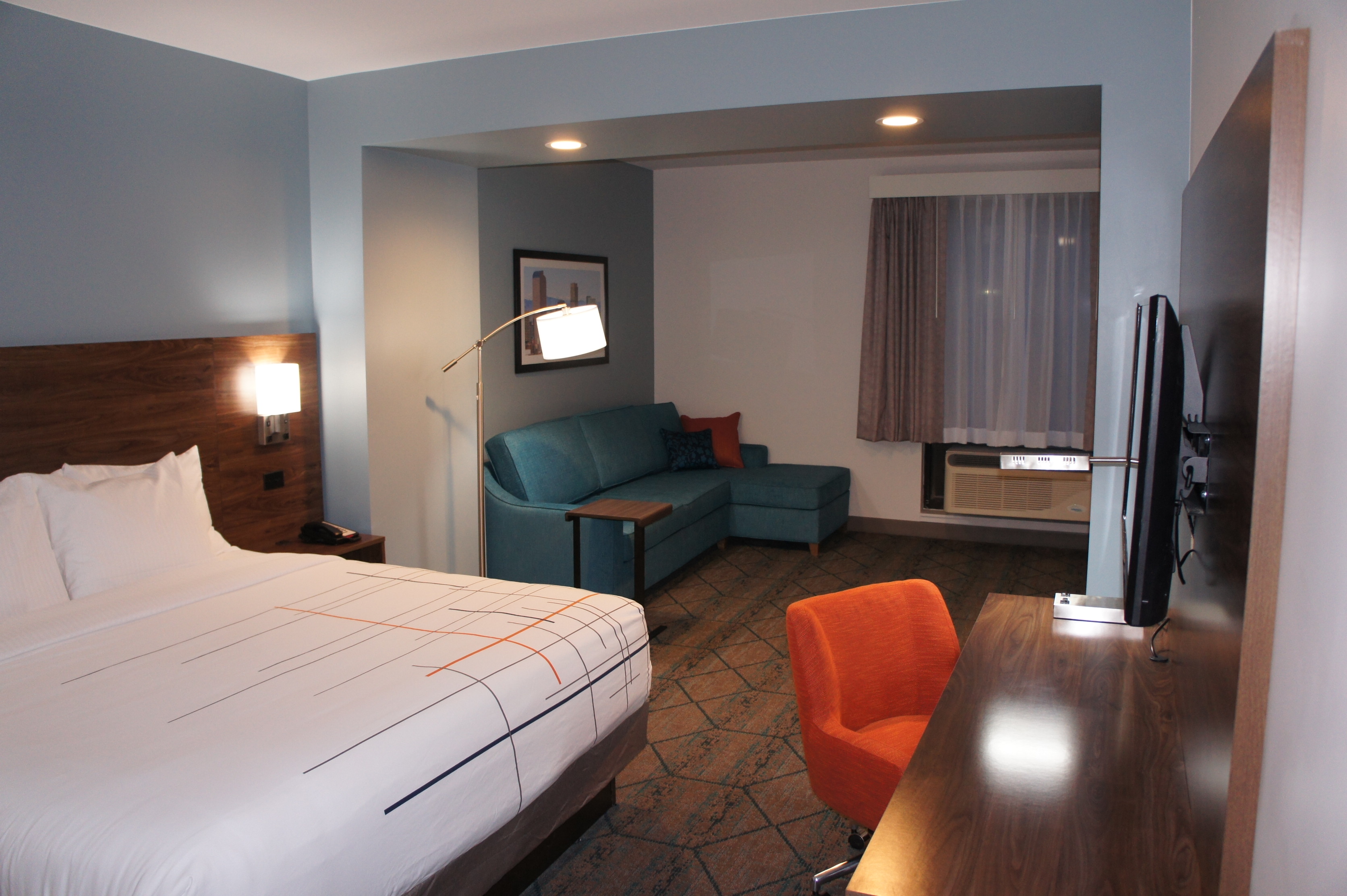Guest room at the La Quinta Inn & Suites by Wyndham Littleton/Red Rocks in Littleton, Colorado