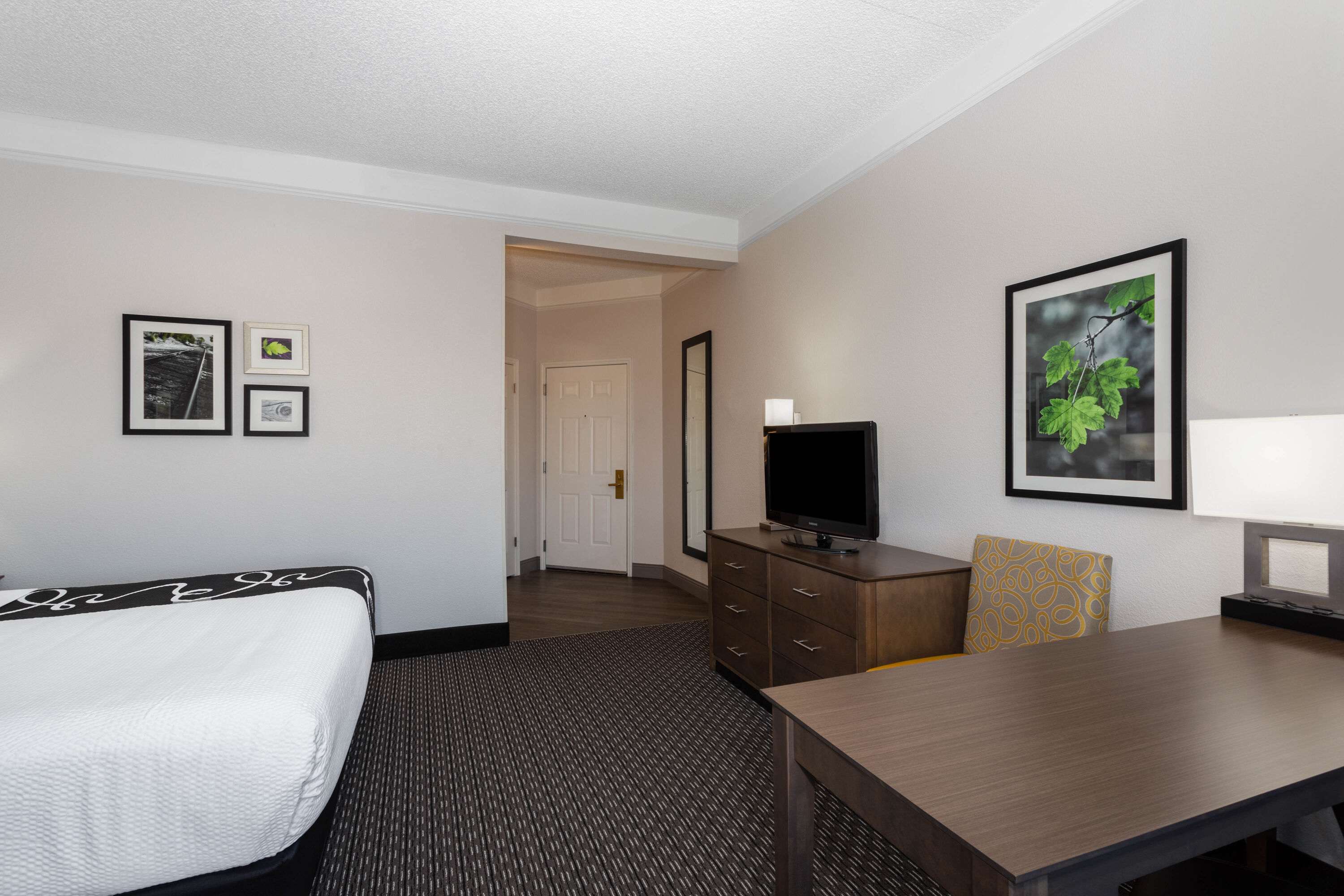 Guest room at the La Quinta Inn & Suites by Wyndham Denver Boulder-Louisville in Louisville, Colorado