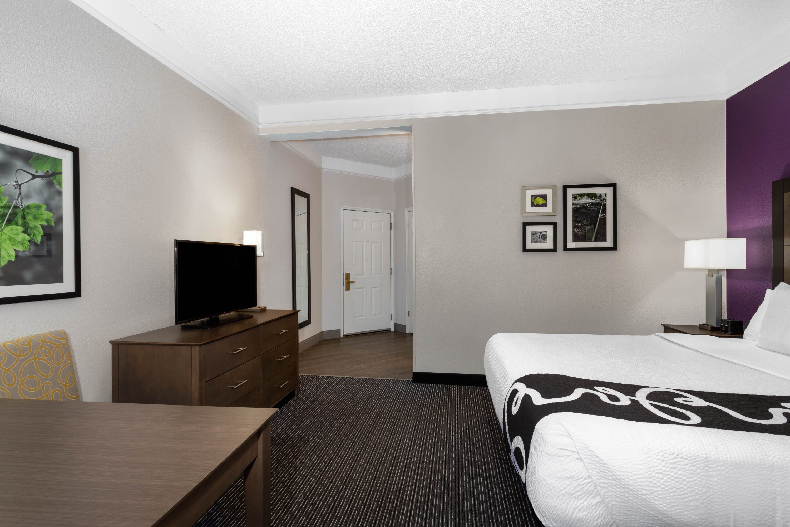 Guest room at the La Quinta Inn & Suites by Wyndham Denver Boulder-Louisville in Louisville, Colorado