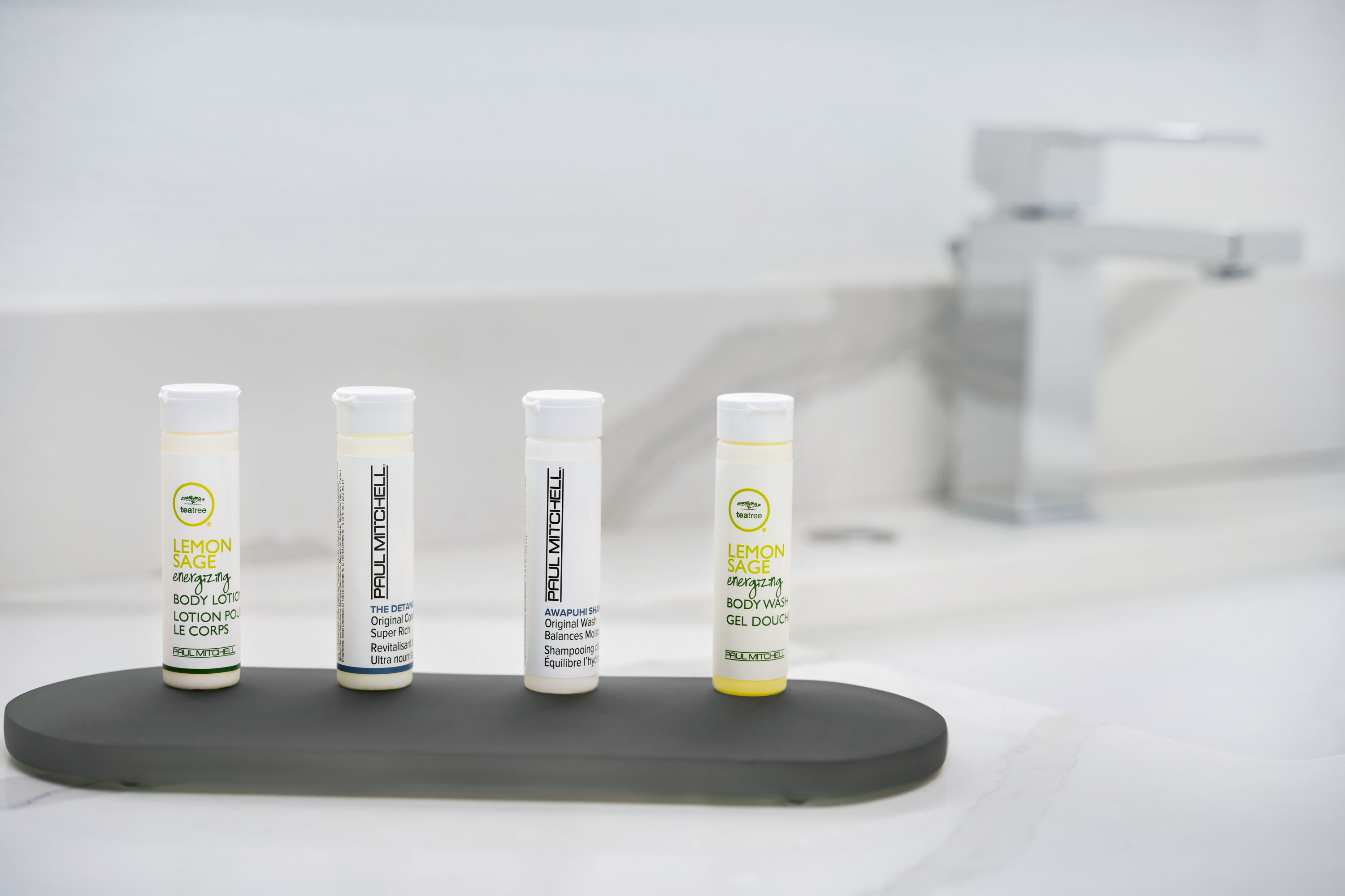 Guest room bath at the La Quinta Inn & Suites by Wyndham Denver Parker in Parker, Colorado