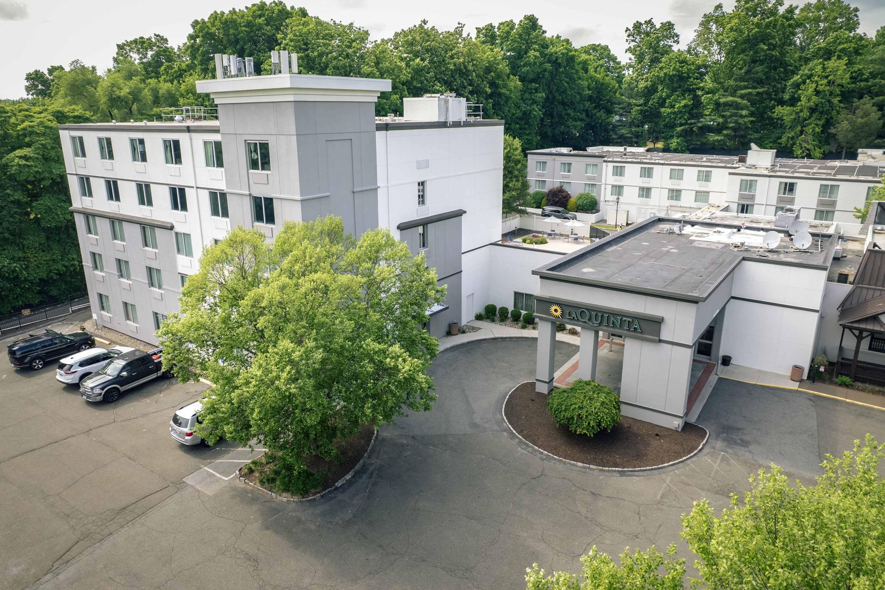 Exterior of La Quinta Inn & Suites by Wyndham Danbury hotel in Danbury, Connecticut