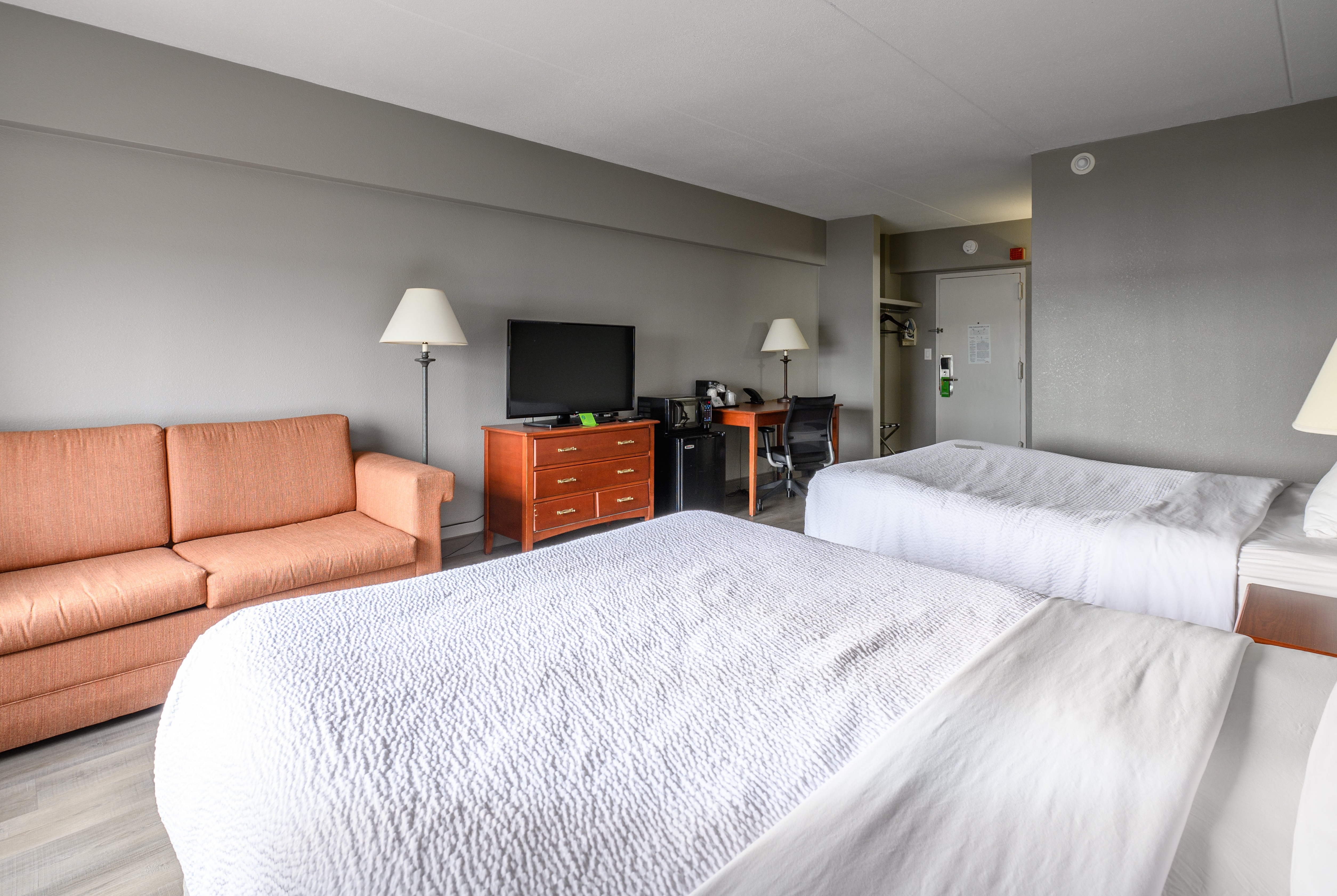 La Quinta Inn & Suites by Wyndham New Haven suite in New Haven, Connecticut