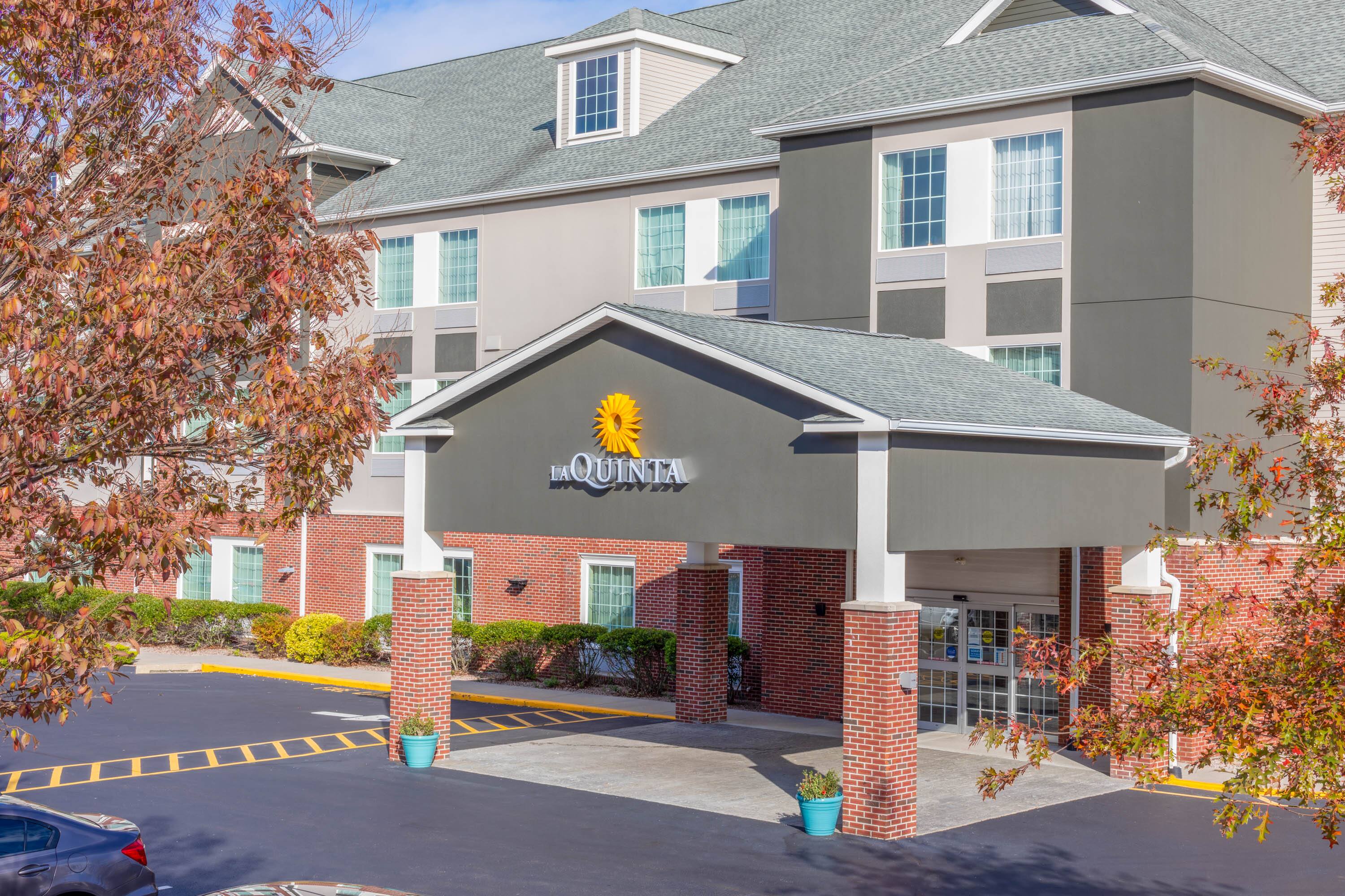 La Quinta Inn & Suites by Wyndham StoningtonMystic Area Pawcatuck