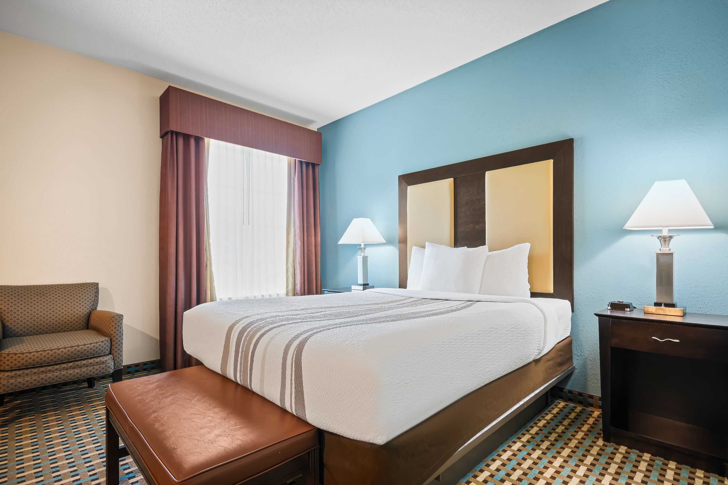 La Quinta Inn & Suites by Wyndham Stonington-Mystic Area suite in Pawcatuck, Connecticut