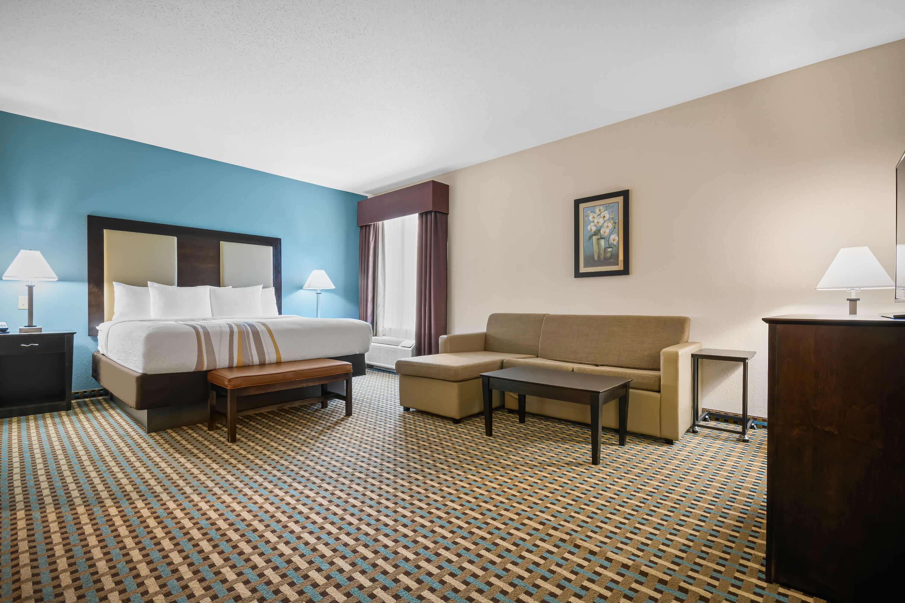 La Quinta Inn & Suites by Wyndham Stonington-Mystic Area suite in Pawcatuck, Connecticut