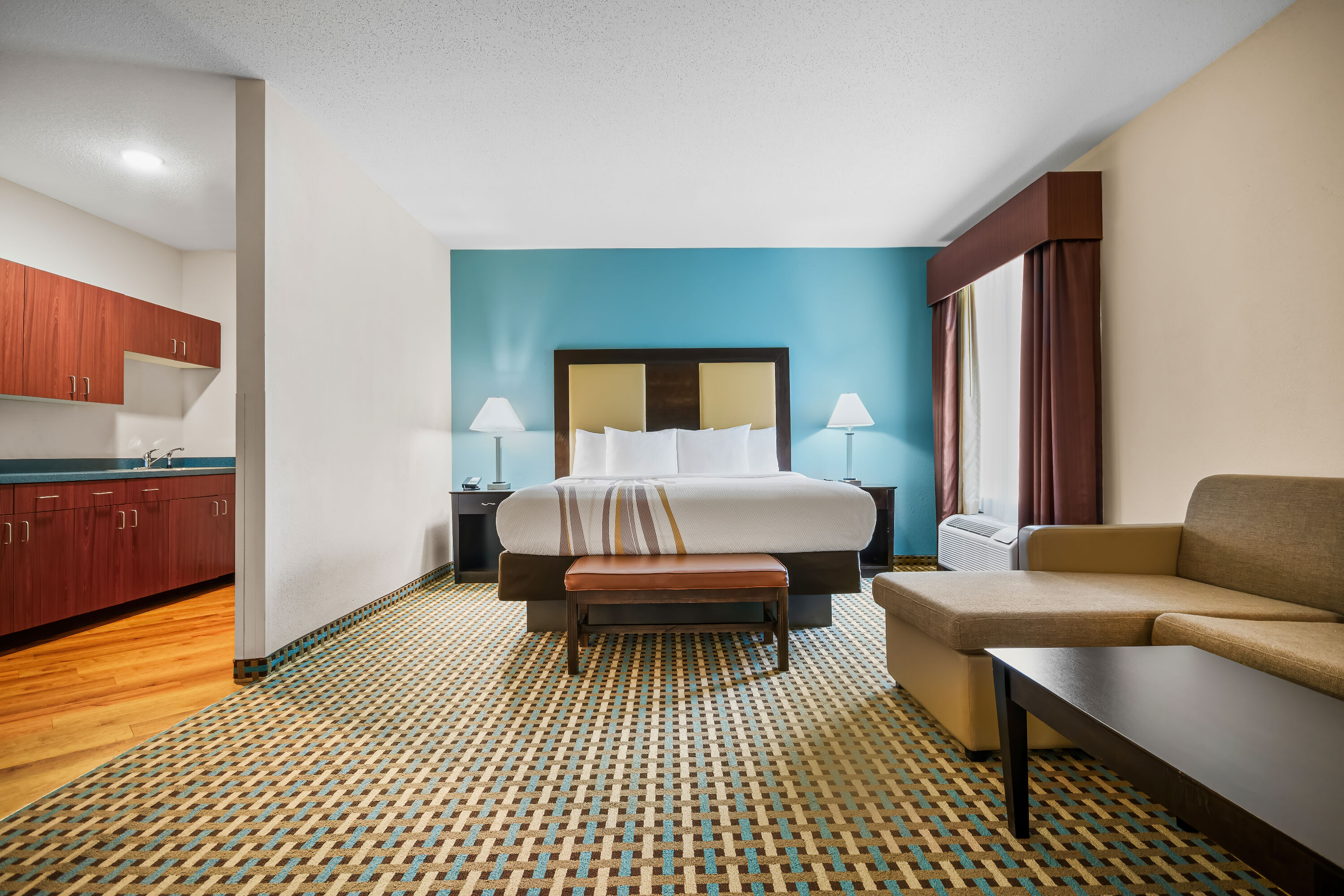 La Quinta Inn & Suites by Wyndham Stonington-Mystic Area suite in Pawcatuck, Connecticut