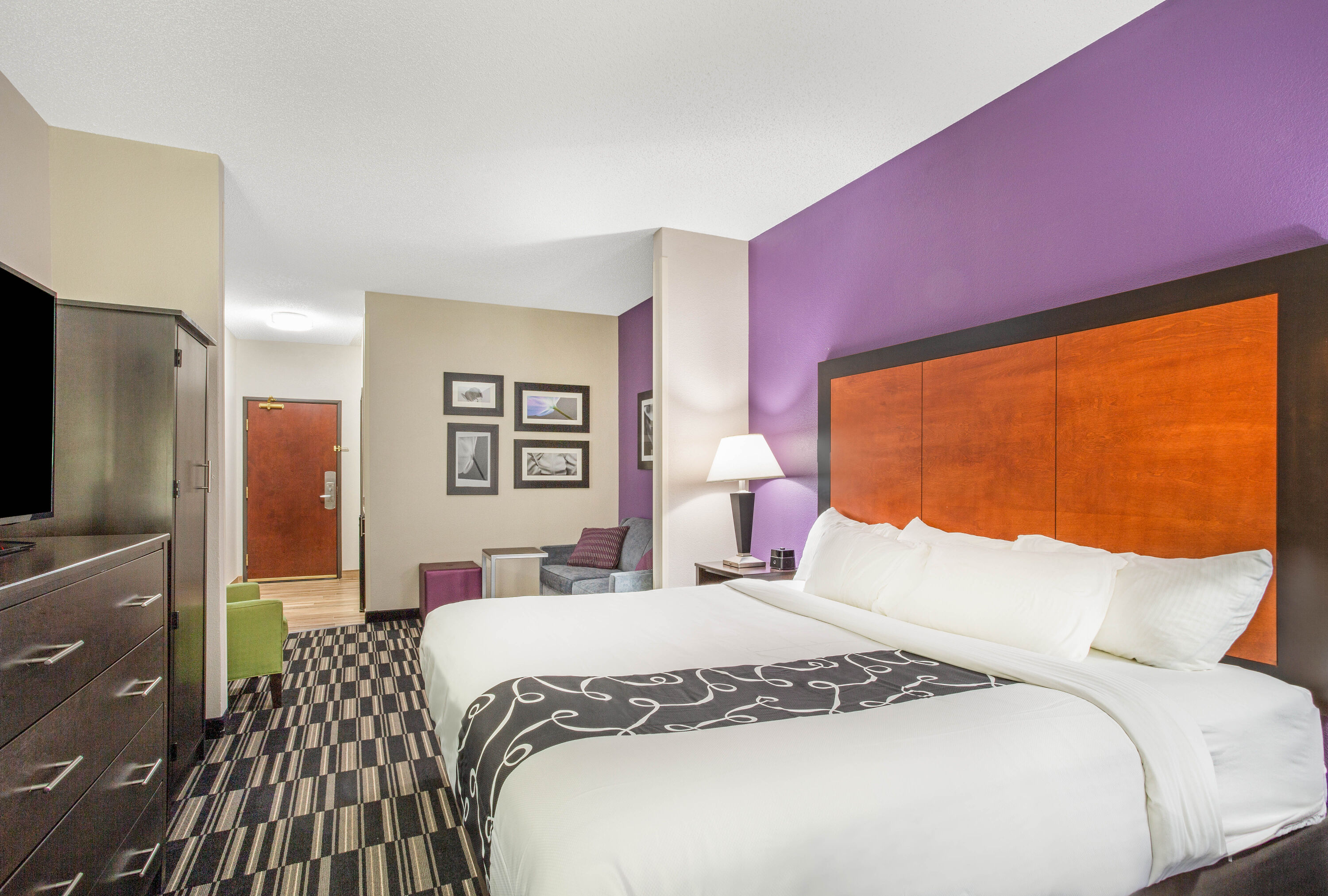Guest room at the La Quinta Inn & Suites by Wyndham Norwich-Plainfield-Casino in Plainfield, Connecticut