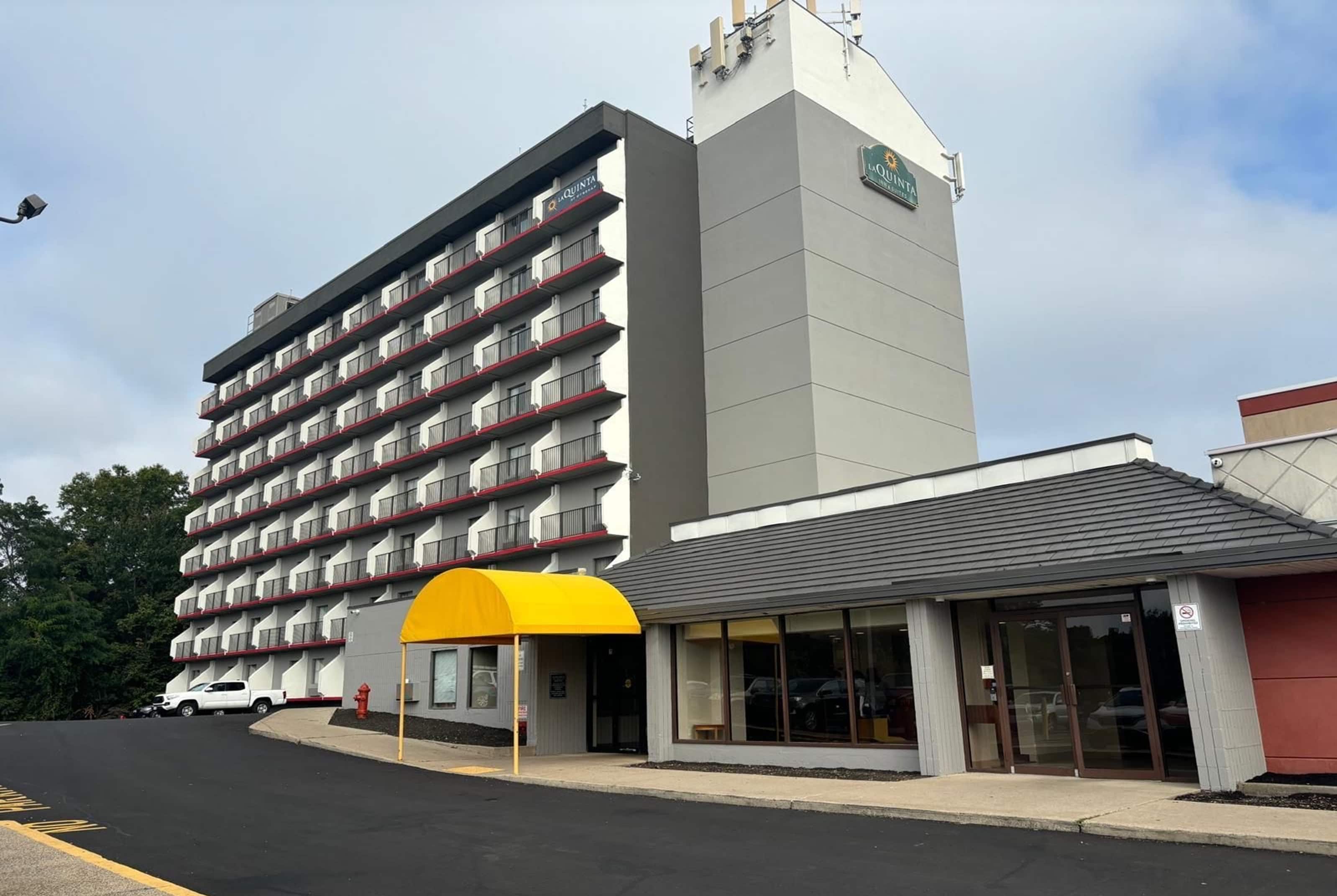 茶 LE st La Quinta Inn & Suites by Wyndham Stamford / New York City