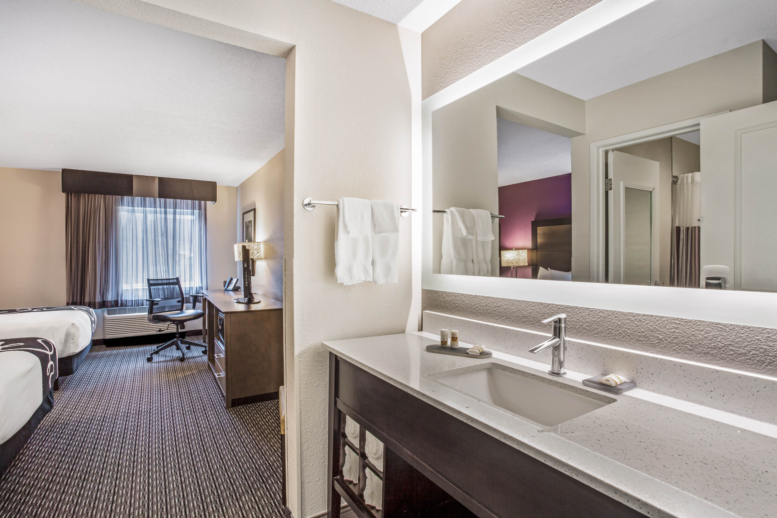 Quinta Inn Suites Wyndham Hartford Bradley Airport Windsor