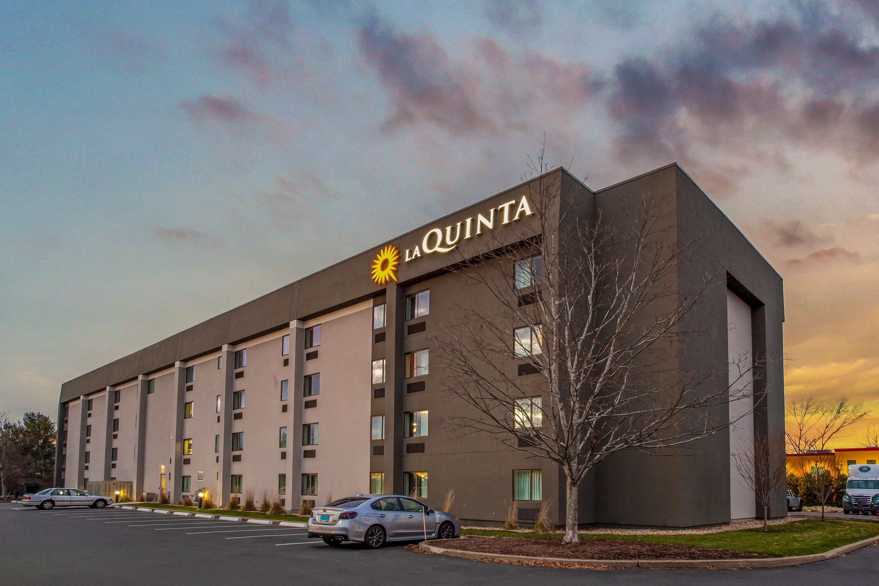La Quinta Inn Suites by Wyndham Hartford - Bradley 
