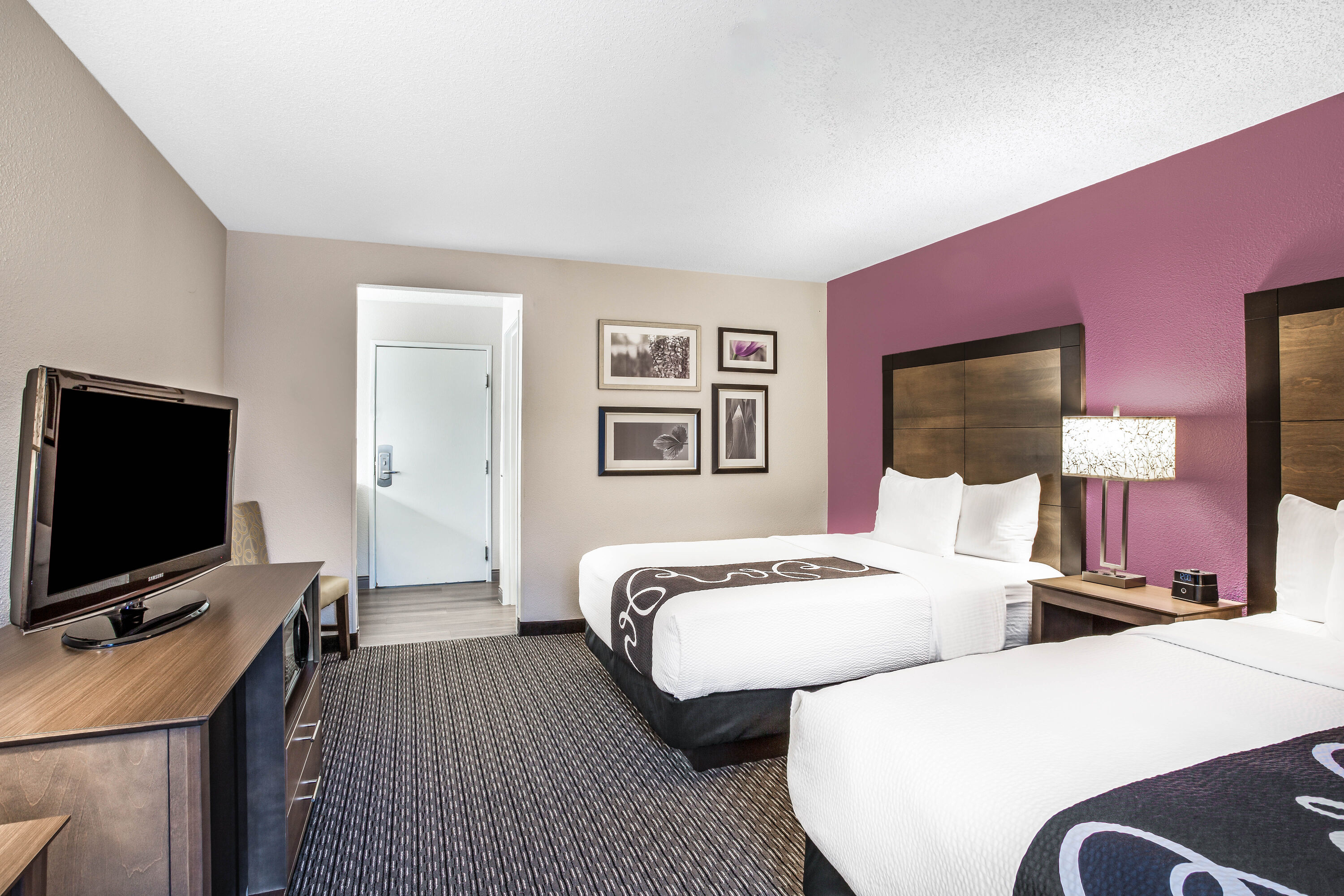 La Quinta Inn Suites by Wyndham Hartford - Bradley 
