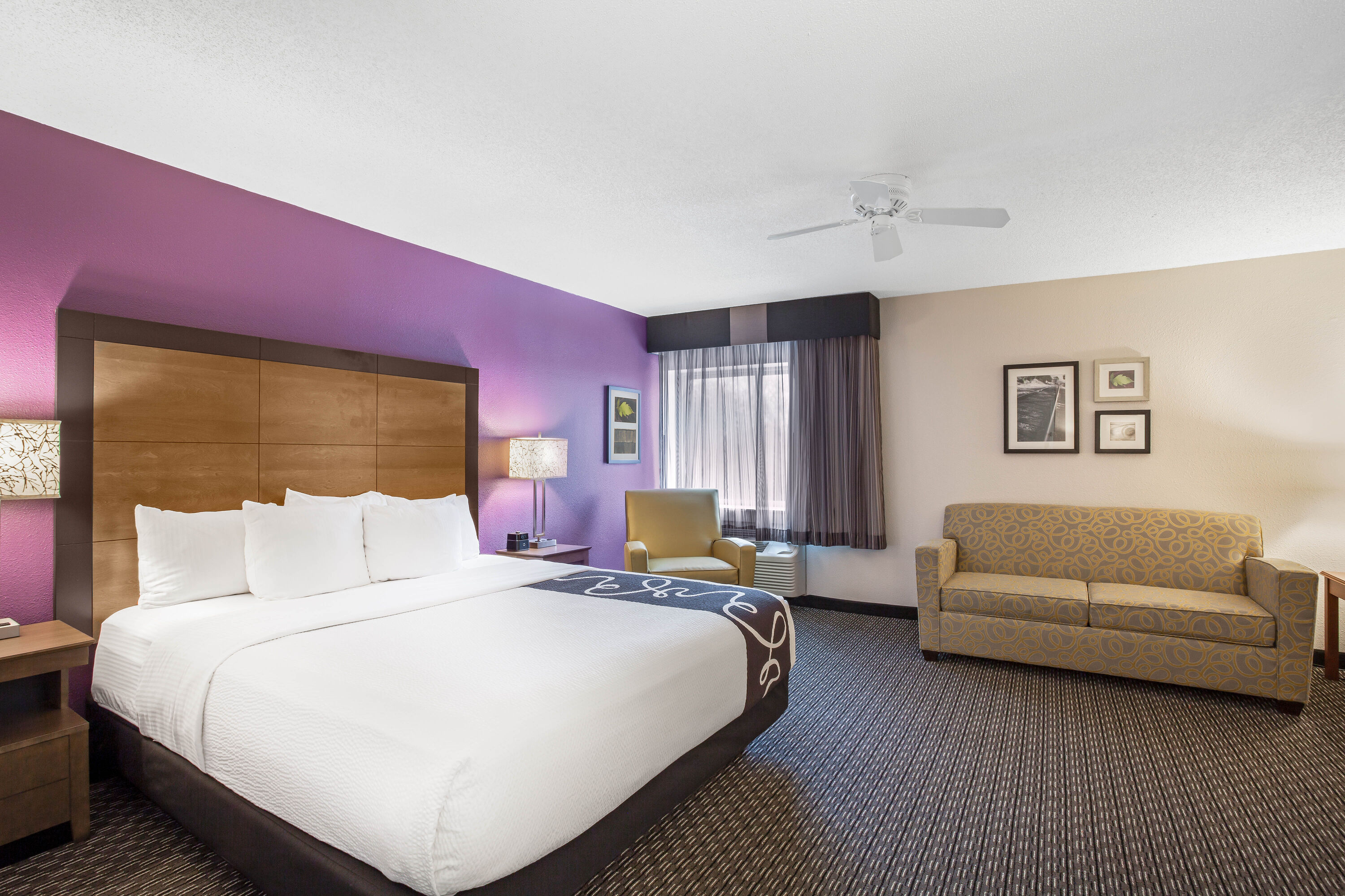 La Quinta Inn Suites by Wyndham Hartford - Bradley 