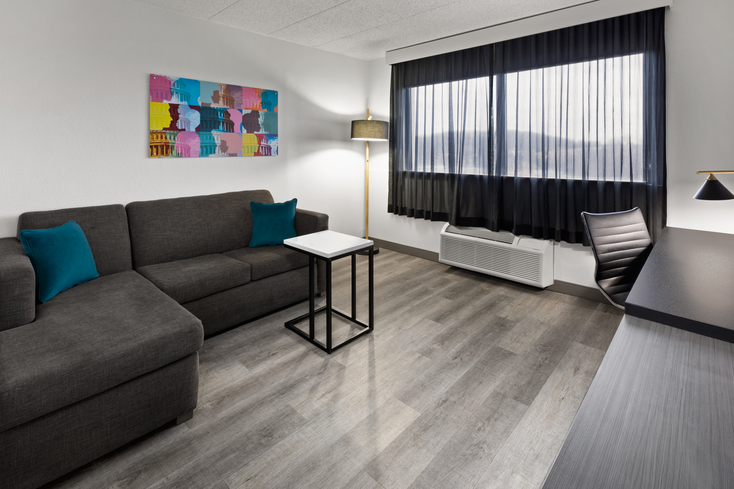 La Quinta Inn & Suites by Wyndham Washington DC-Capital/NoMA suite in Washington, District Of Columbia