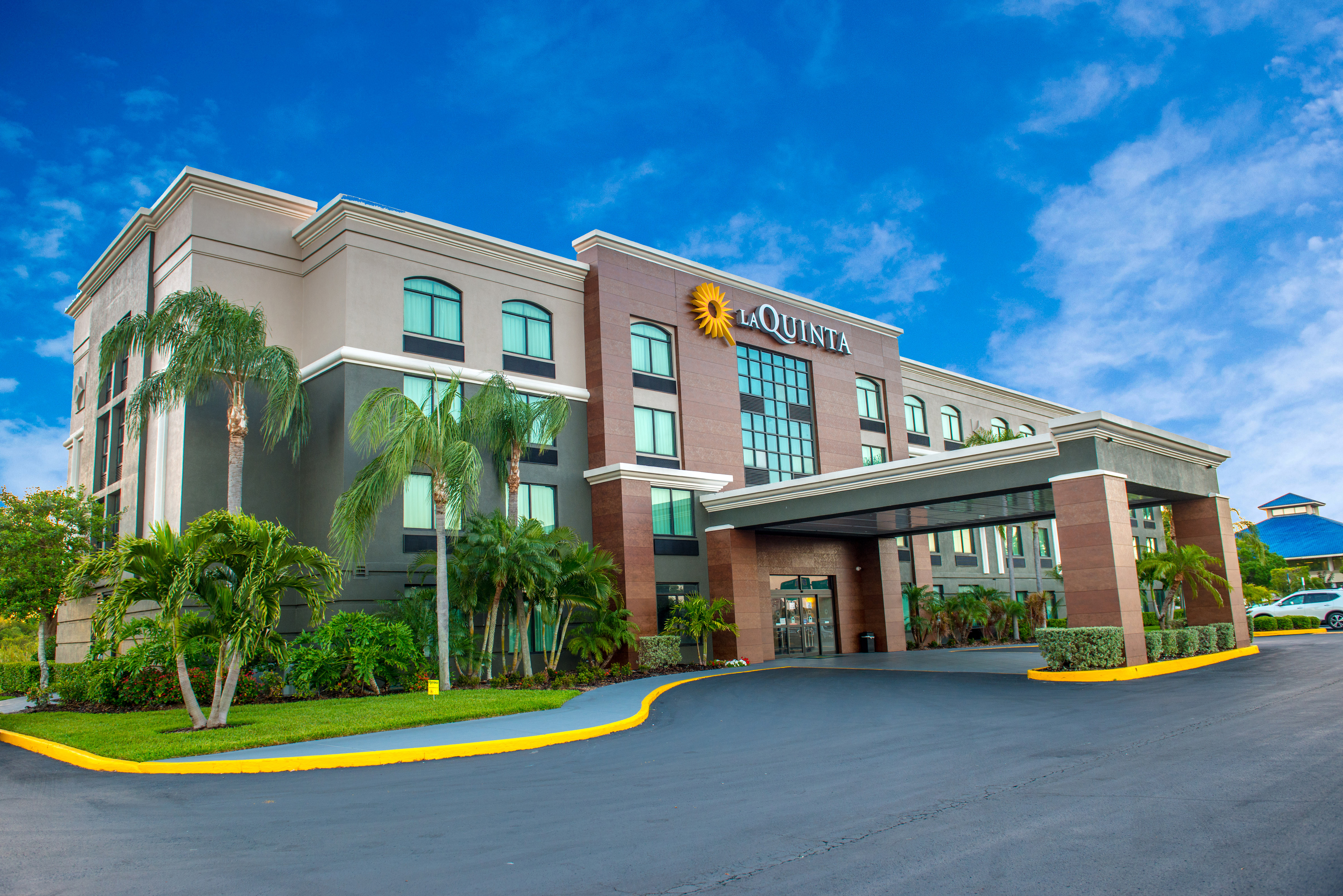 Exterior of La Quinta Inn & Suites by Wyndham Clearwater South hotel in Clearwater, Florida