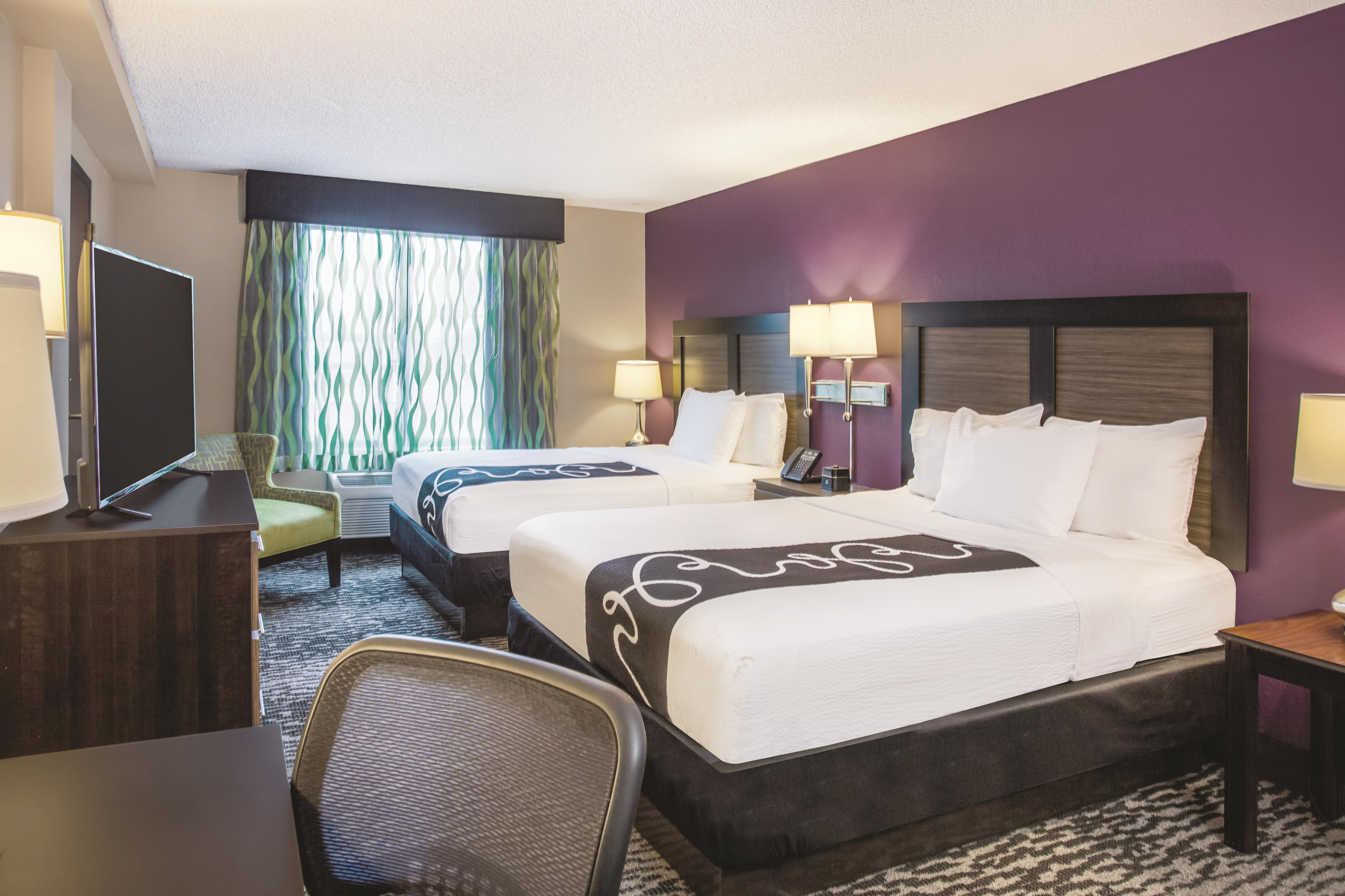 La Quinta Inn Amp Suites By Wyndham Clearwater South