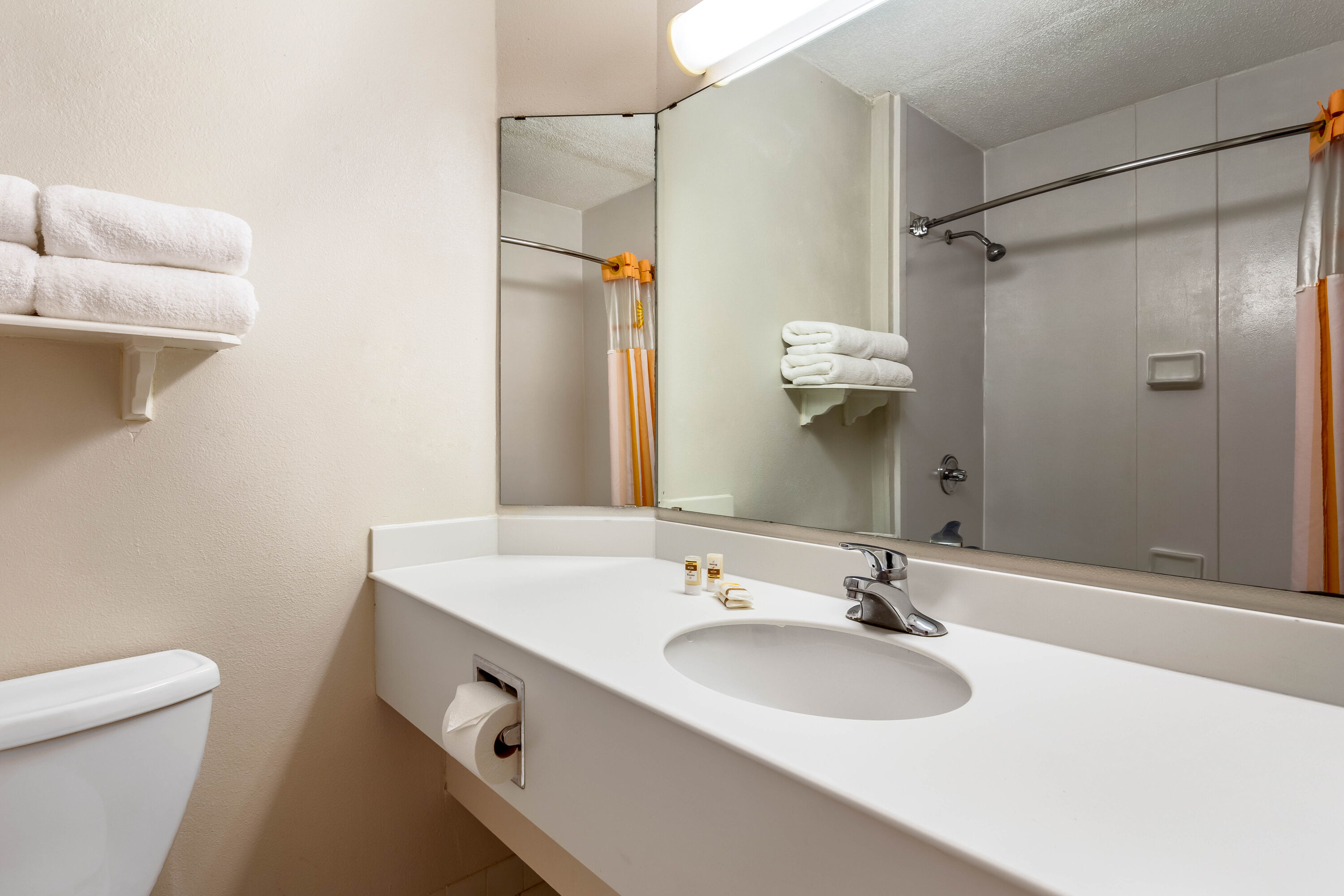 Guest room bath at the La Quinta Inn & Suites by Wyndham St. Pete-Clearwater Airpt in Clearwater, Florida