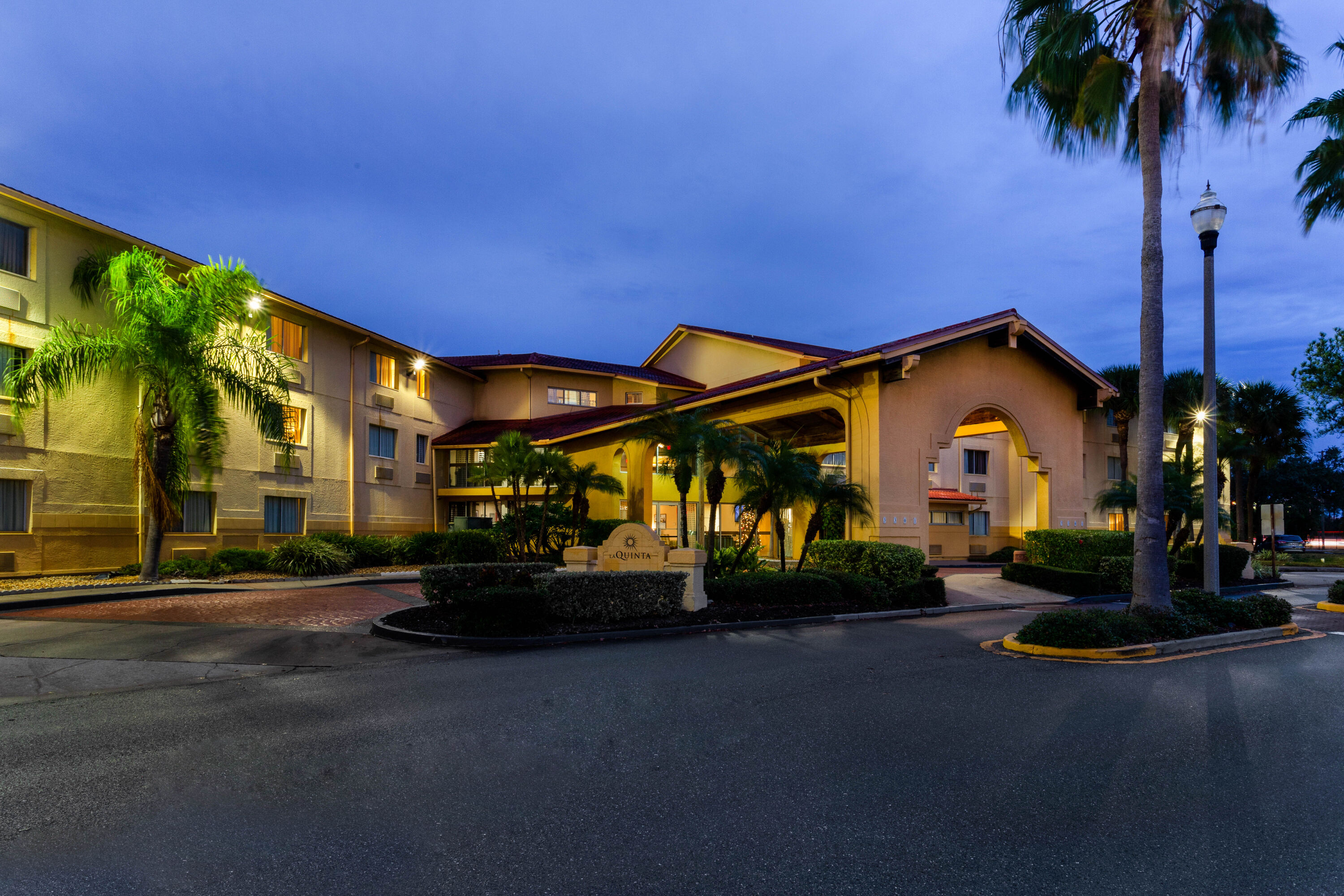 Exterior Dusk Image of La Quinta Inn & Suites by Wyndham St. Pete-Clearwater Airpt hotel in Clearwater, Florida