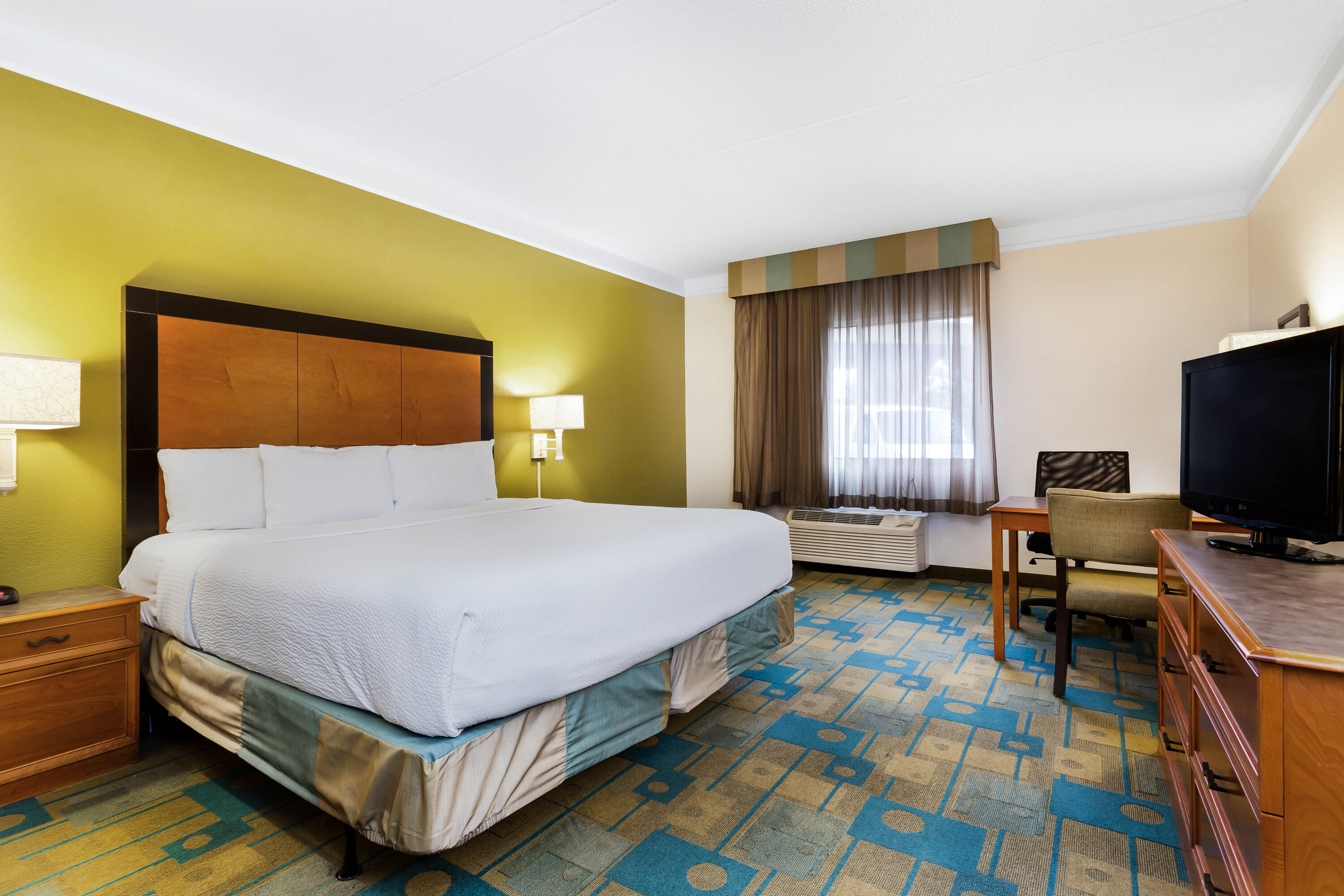Guest room at the La Quinta Inn & Suites by Wyndham St. Pete-Clearwater Airpt in Clearwater, Florida